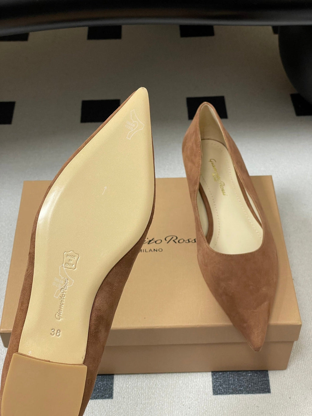 GIANVITO ROSSI 26S FLATS IN BROWN SUEDE