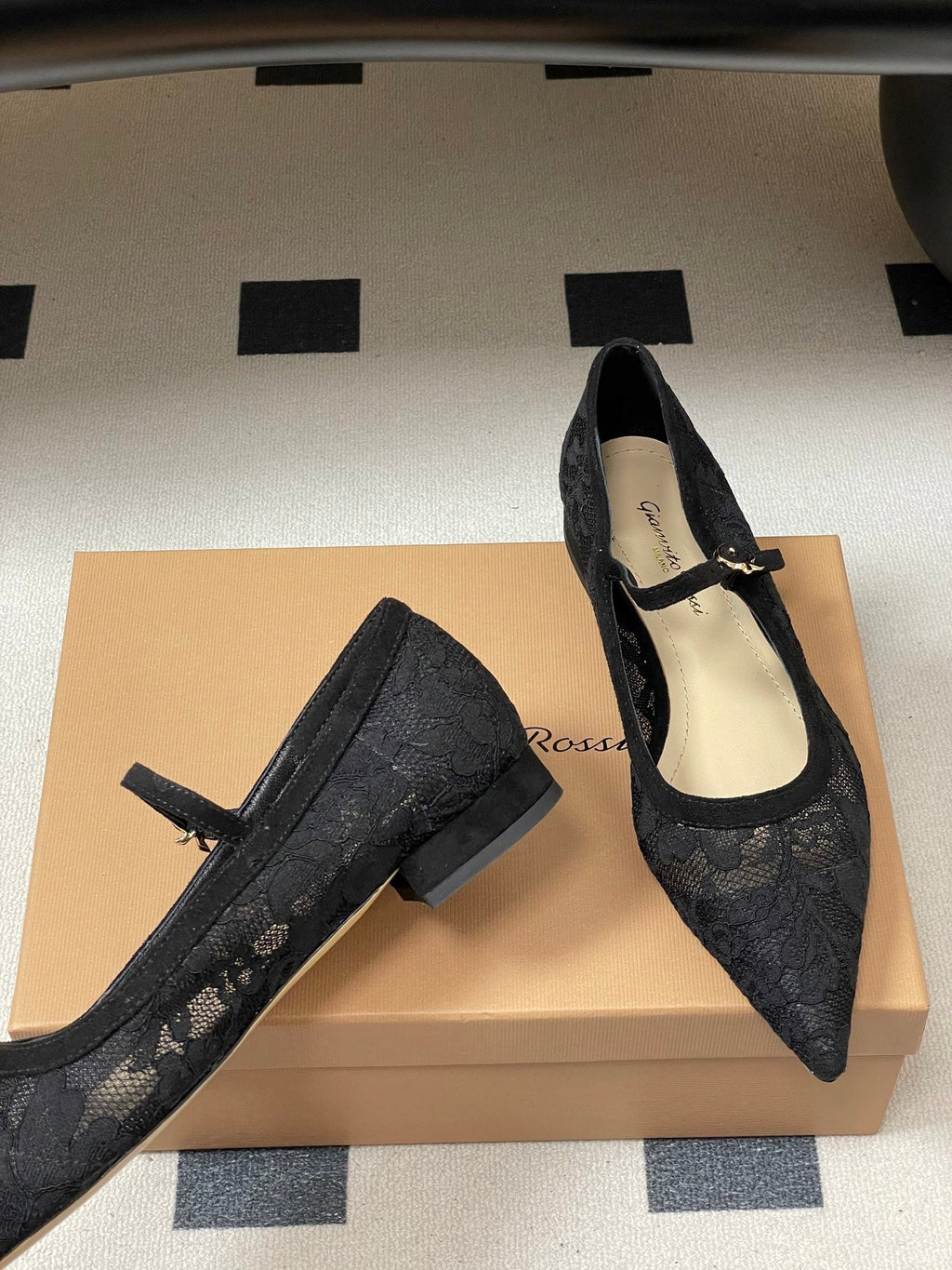 GIANVITO ROSSI 26S MARY JANE IN BLACK LACE