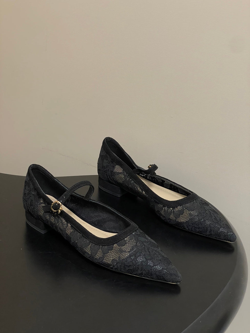 GIANVITO ROSSI 26S MARY JANE IN BLACK LACE