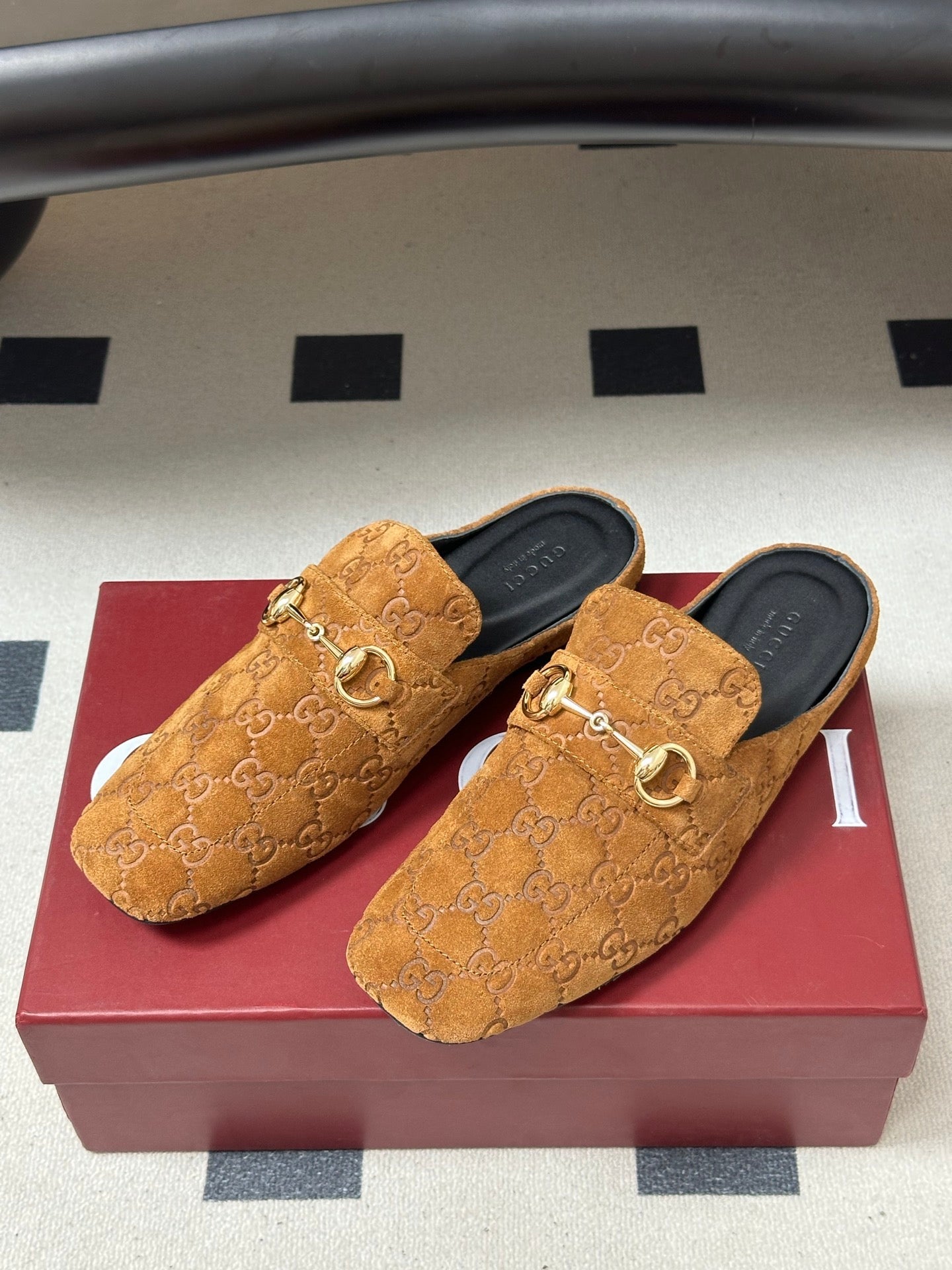 GUCCI 26S HORSEBIT LOAFER MULES IN MEDIUM BROWN SUEDE