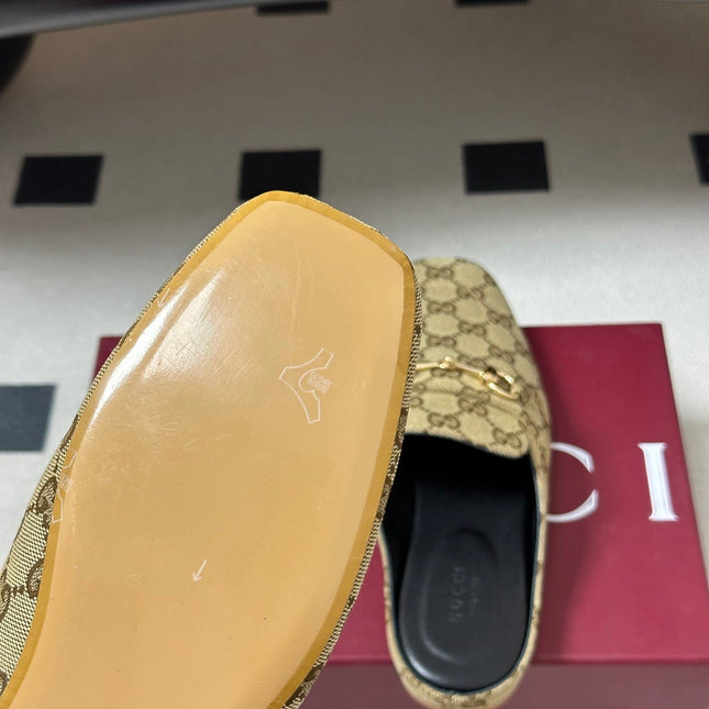 GUCCI 26S HORSEBIT LOAFER MULES IN BEIGE CANVAS