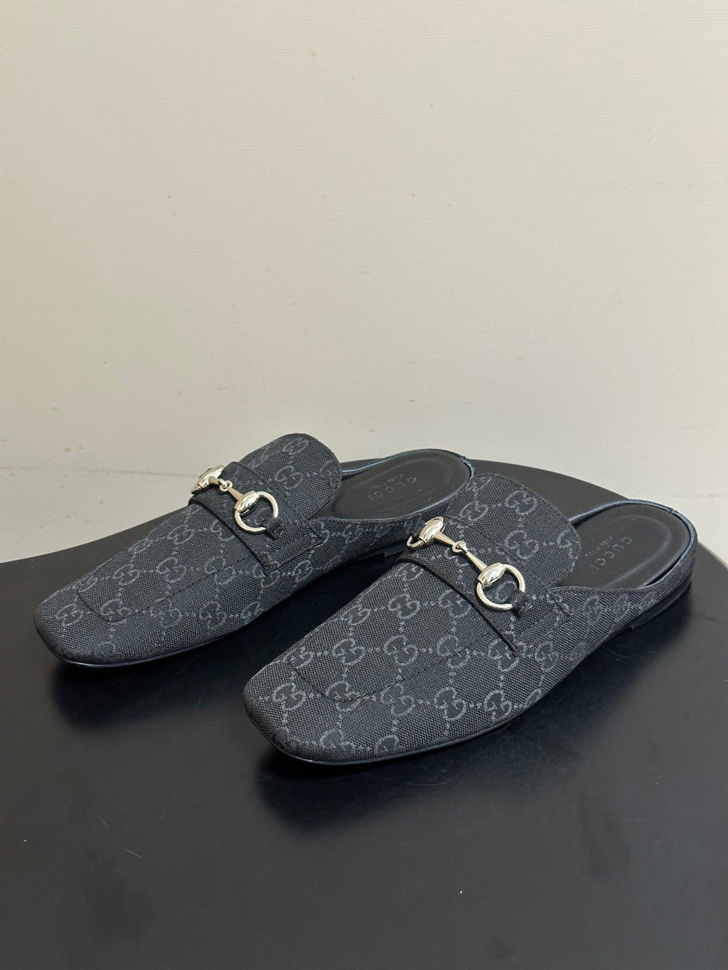 GUCCI 26S HORSEBIT LOAFER MULES IN BLACK CANVAS