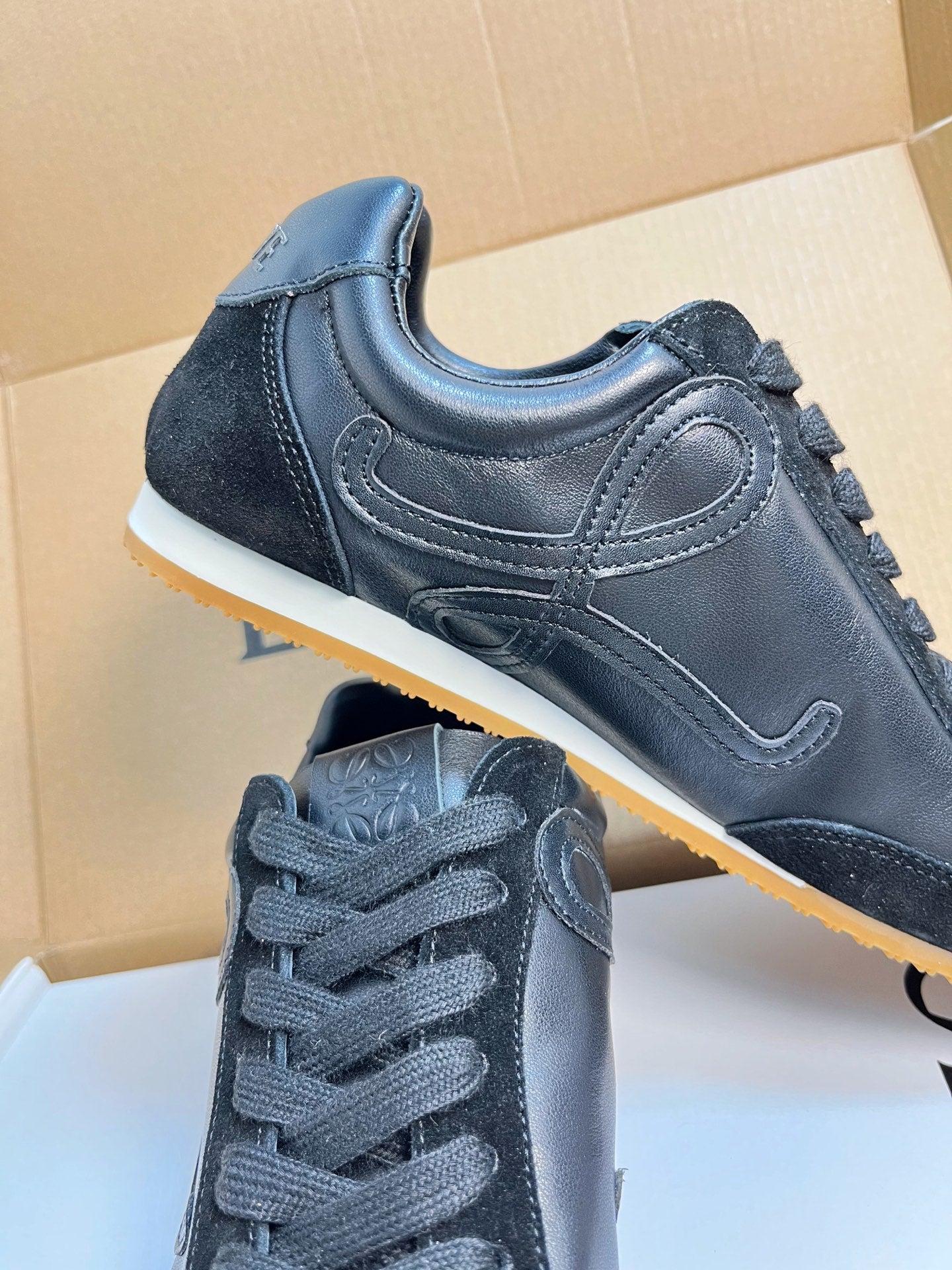 LOEWE 26S RUNNER 2.0 SNEAKERS IN BLACK CALFSKIN AND SUEDE