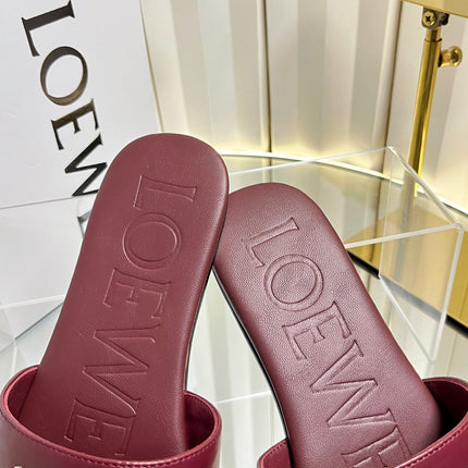 LOEWE 26S LOGO-EMBROIDERED SANDALS IN DARK RED CALFSKIN