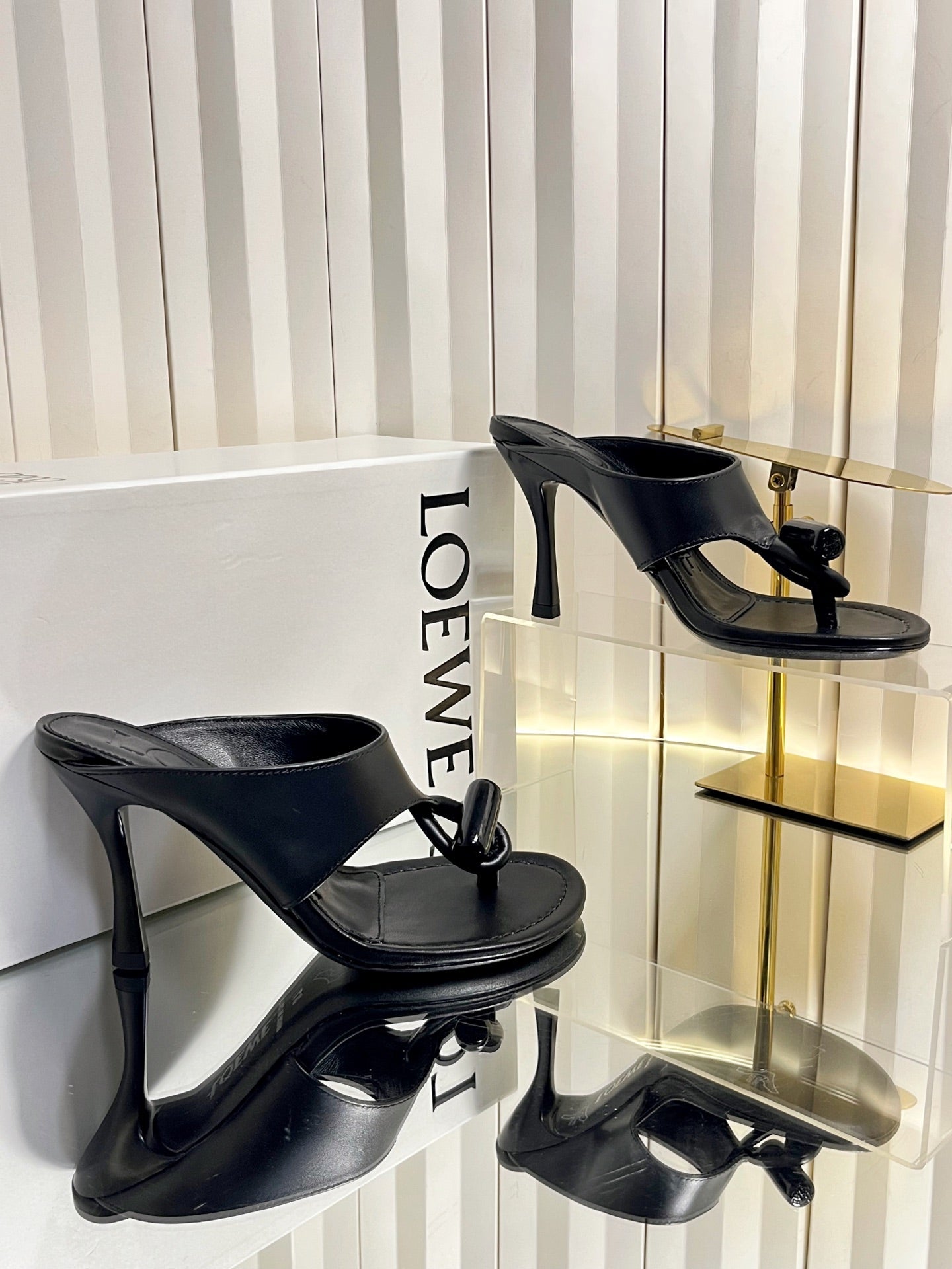 LOEWE 26S HEELED THONG SANDALS 90 MM IN BLACK CALFSKIN