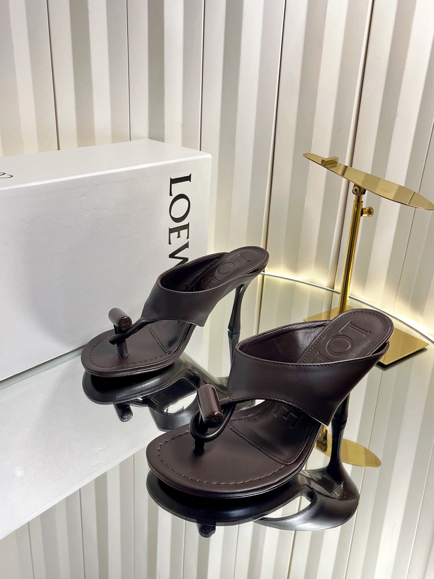 LOEWE 26S HEELED THONG SANDALS 90 MM IN DARK BROWN CALFSKIN