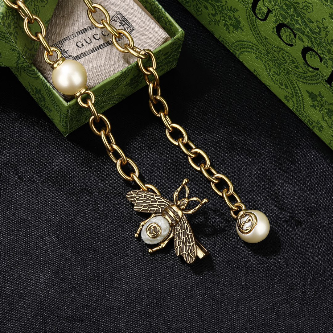 GUCCI 26S BEE PEARL CHAIN NECKLACE IN GOLD TONE METAL 615893