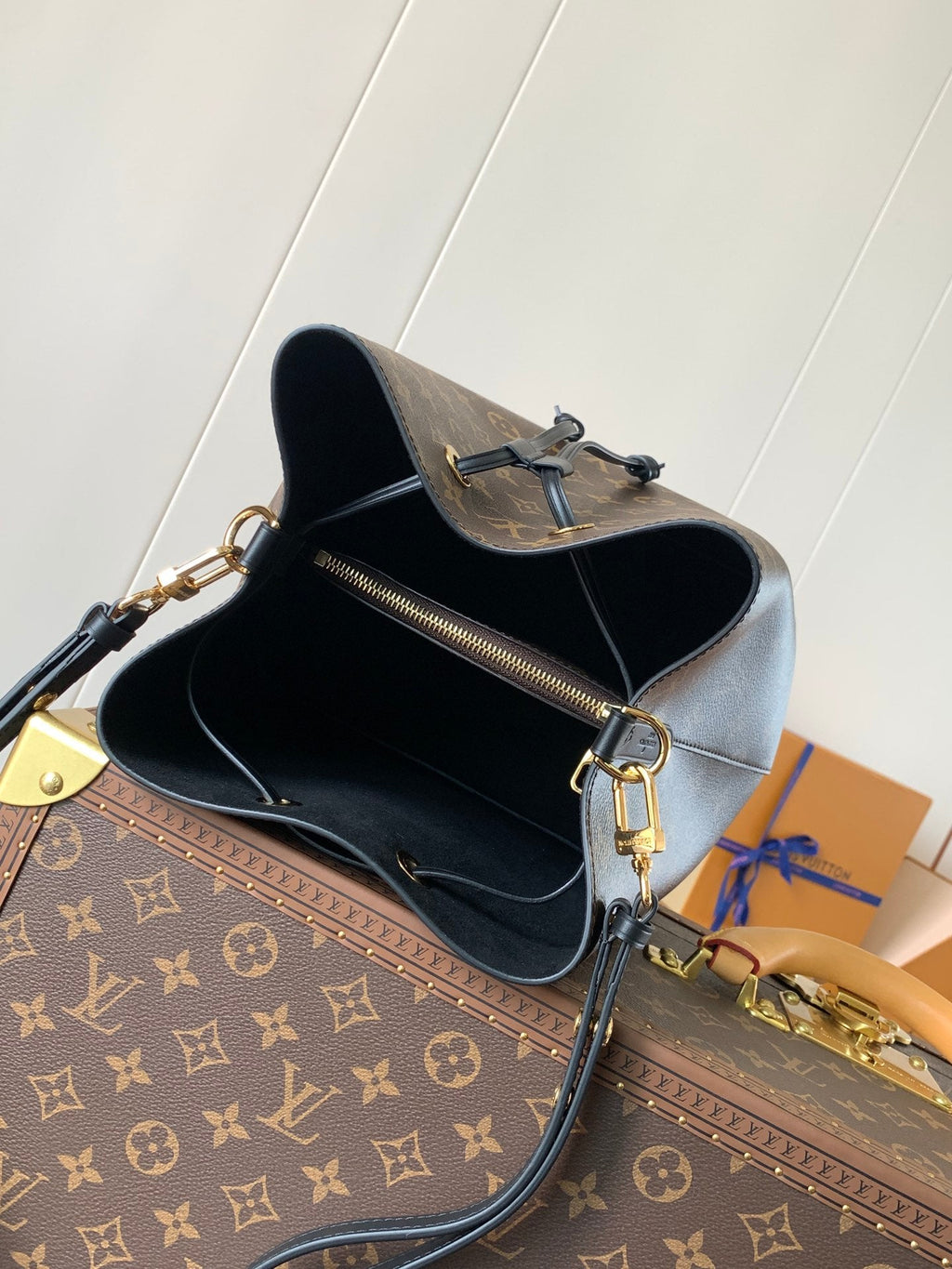LV 26S GASTON BAG 26 IN BROWN MONOGRAM CANVAS STYLE 3