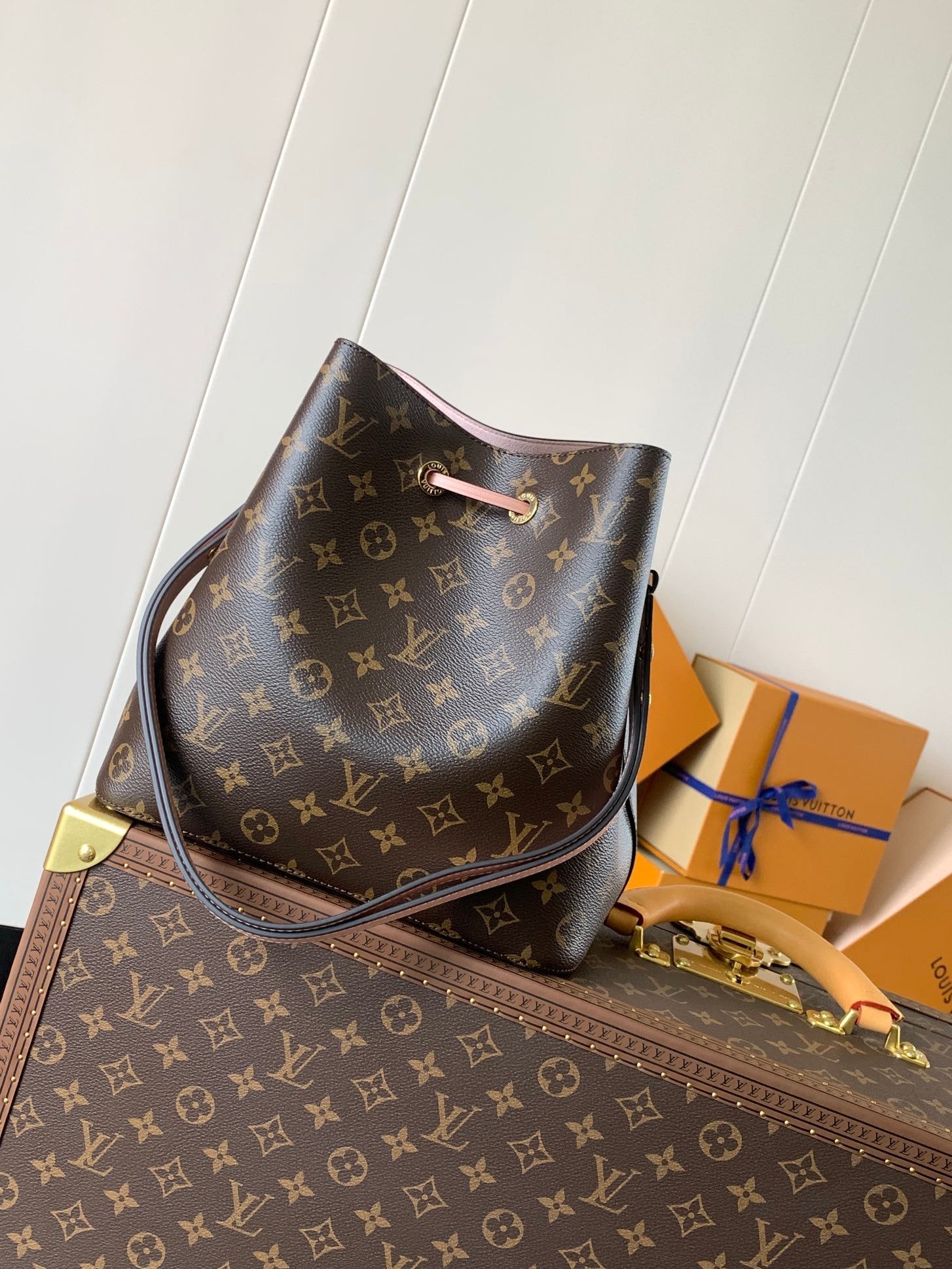 LV 26S GASTON BAG 26 IN BROWN MONOGRAM CANVAS STYLE 4