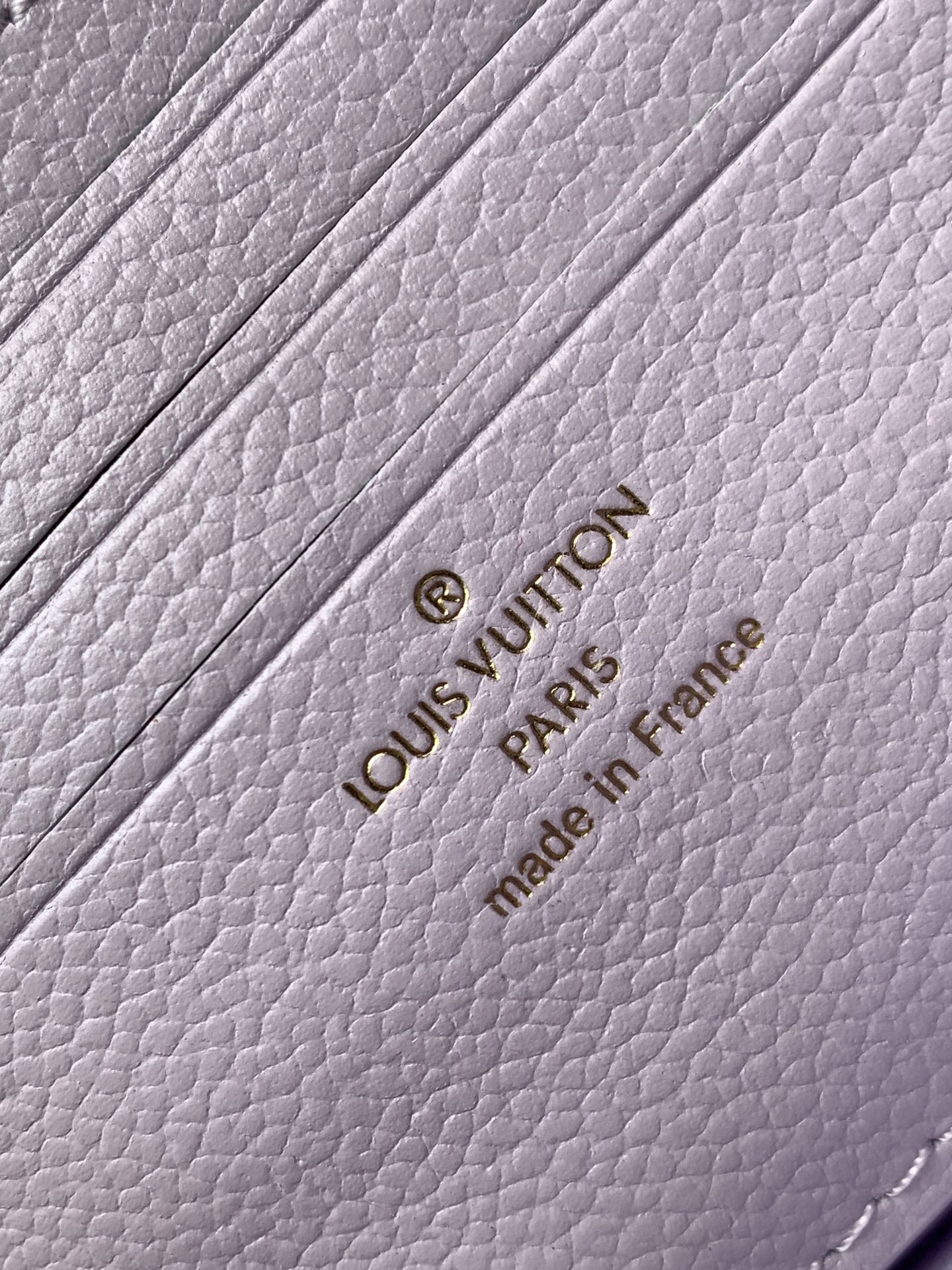LV 25S WALLET ON CHAIN IVY 23 IN MISTY PURPLE EMBOSSED CALFSKIN TRIM