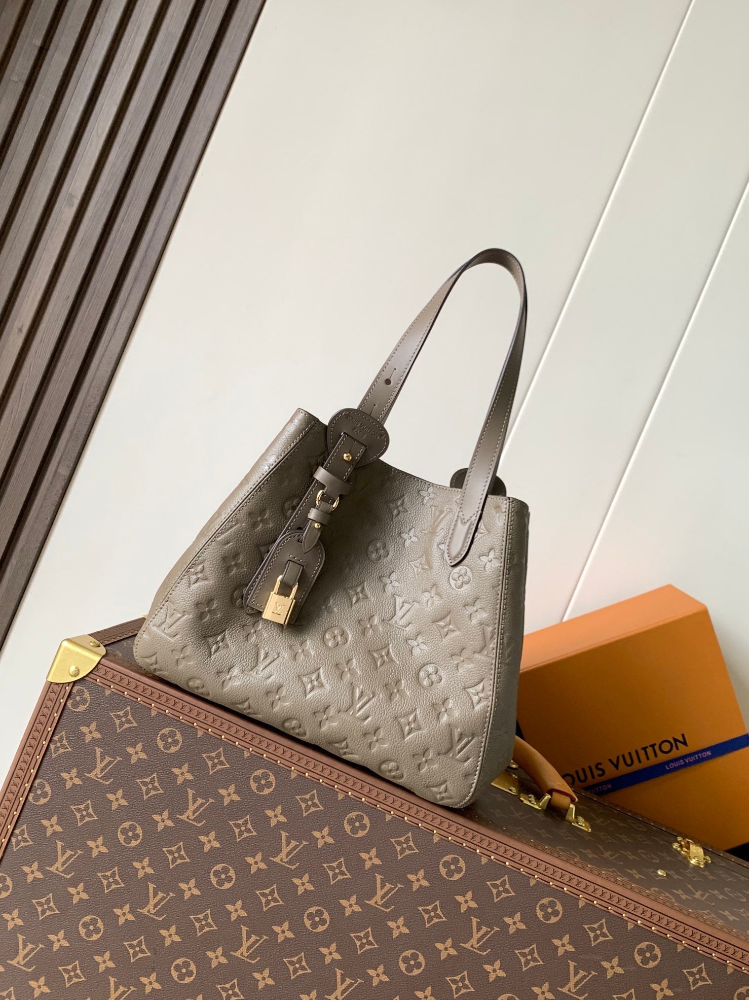 LV ALL IN ONE SHOULDER BAG 40 IN BROWN CALFSKIN