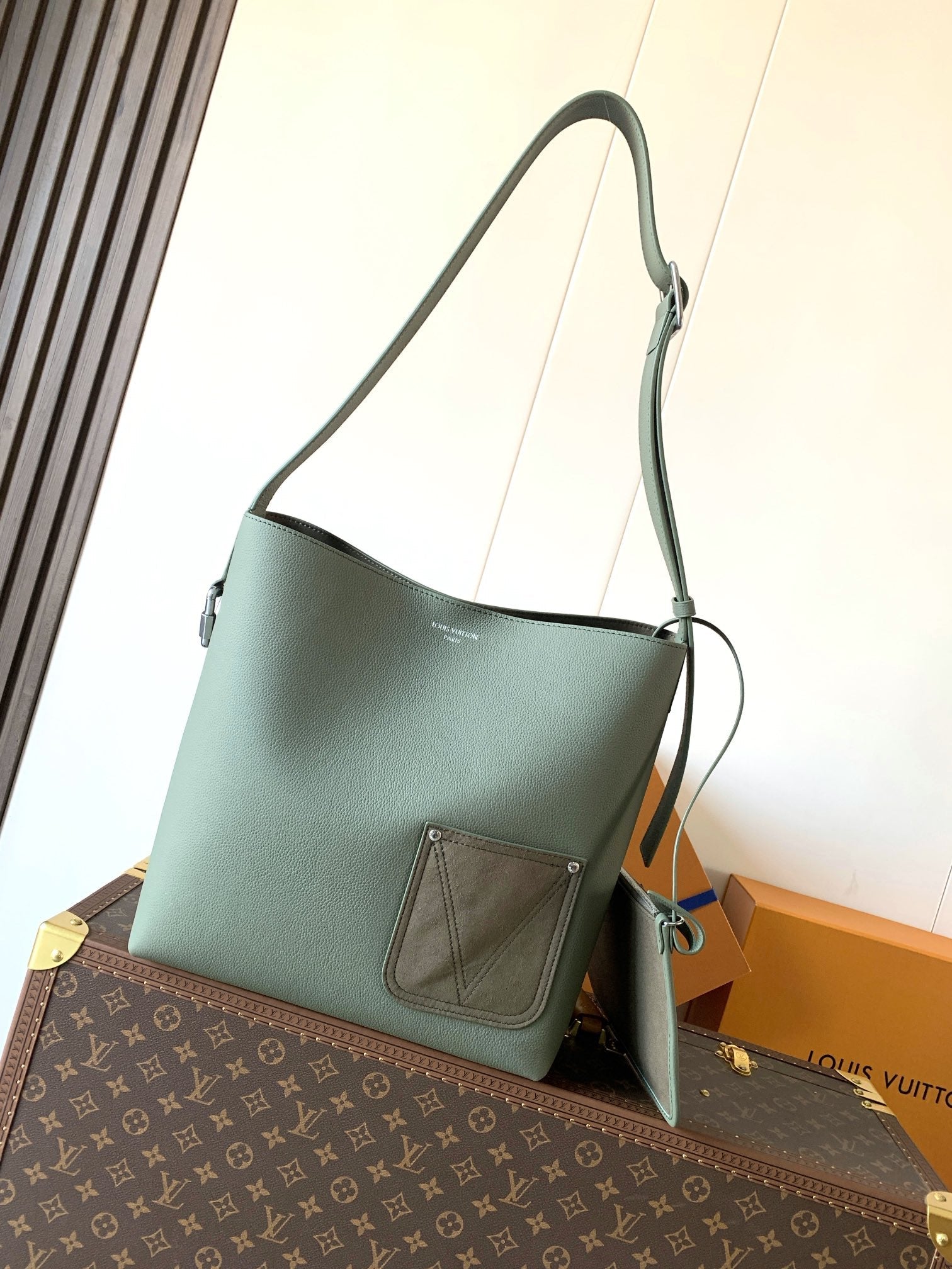 LV 26S VERSO HOBO BAG 33 IN PASTEL GREEN CALFSKIN