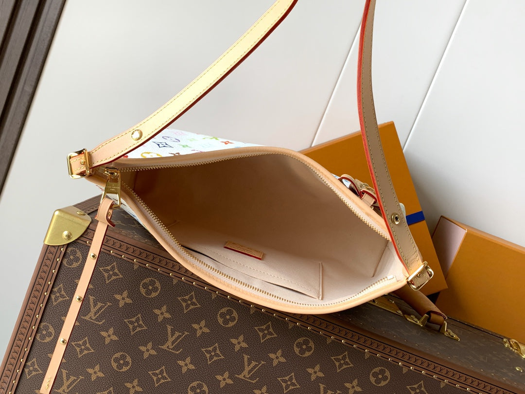 LV 26S CARRYALL EAST WEST BAG 36 IN WHITE CANVAS FABRIC