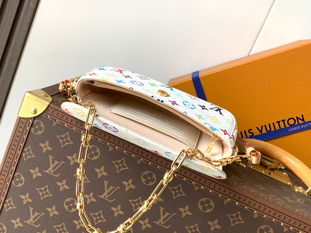LV 26S WALLET ON CHAIN IVY 23 IN WHITE COATED CANVAS