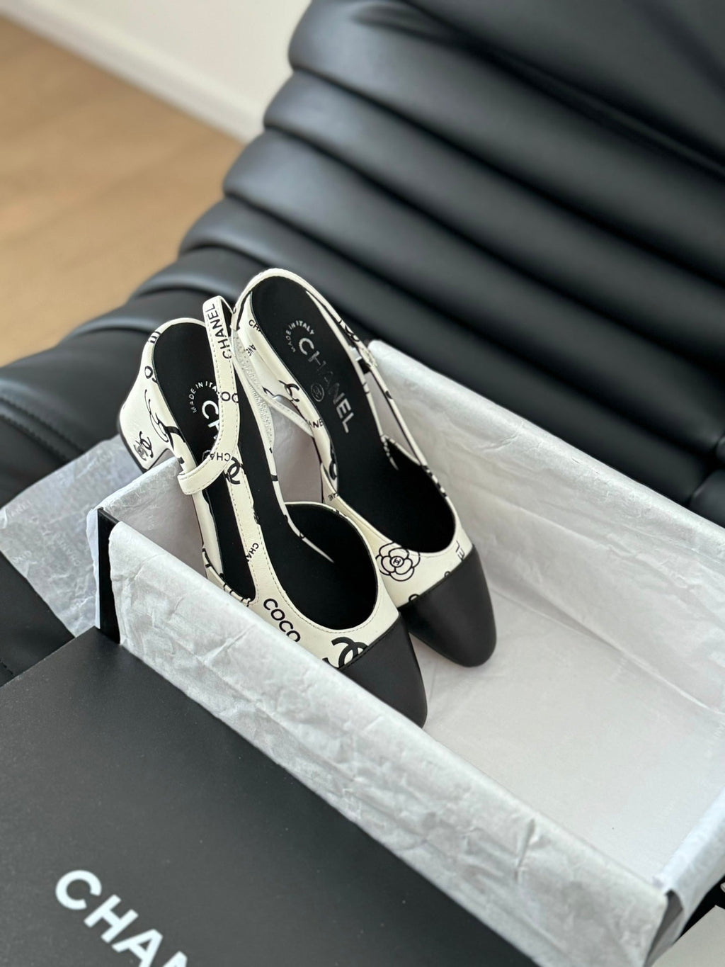 HIGH SLINGBACK IN WHITE MIX BLACK LAMBSKIN
