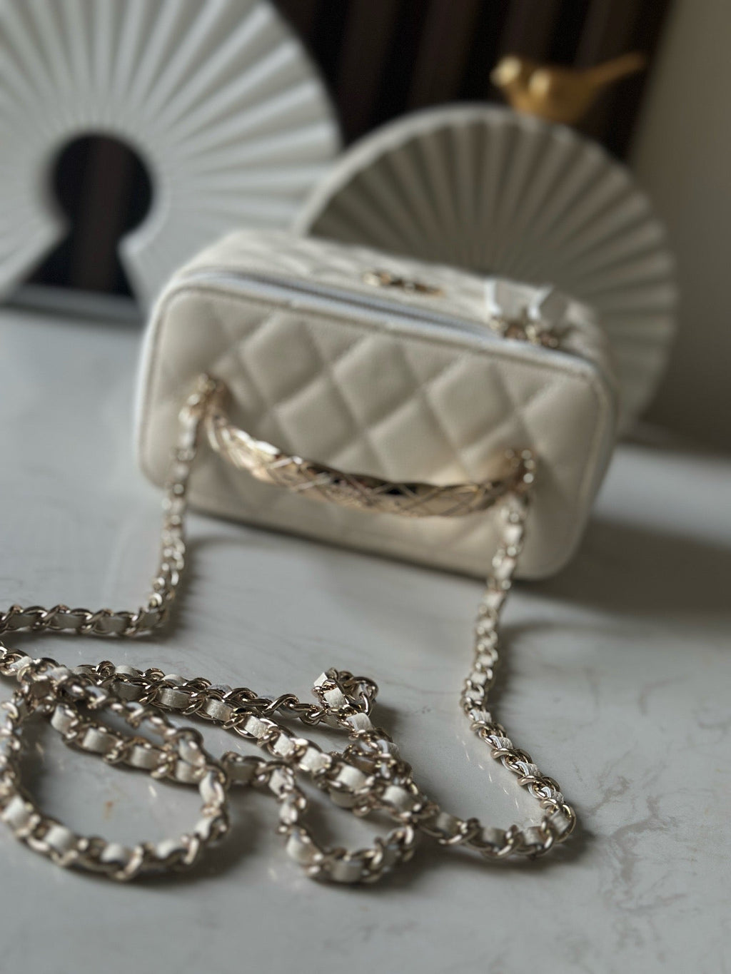 CHANEL 25S COCO CRUSH 17 IN CREAM CALFSKIN GOLD HARDWARE