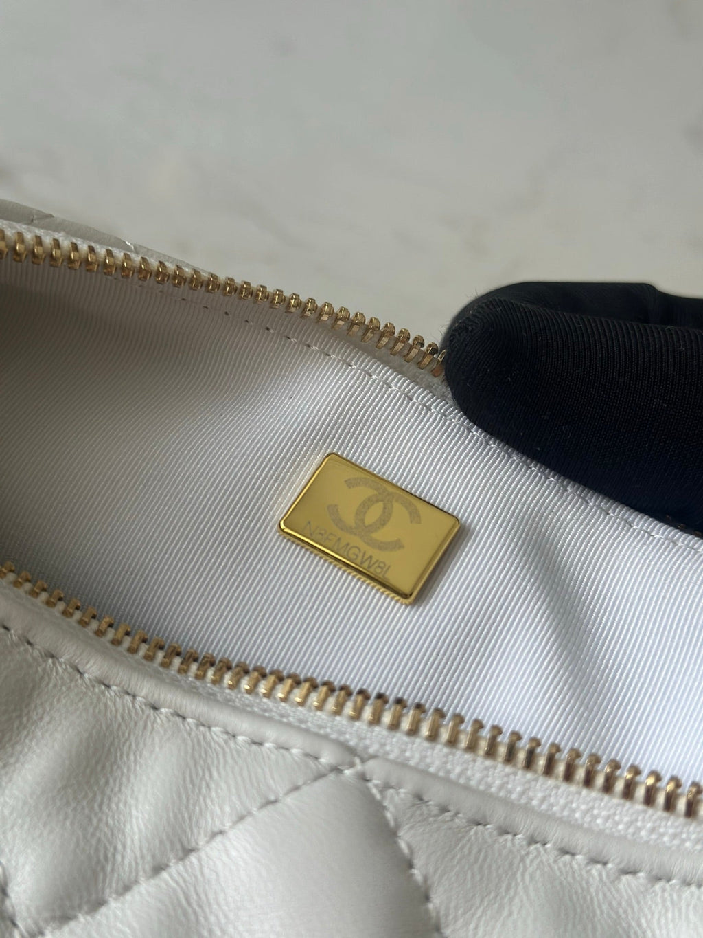 CHANEL 26S HOBO BAG 26 IN WHITE LAMBSKIN