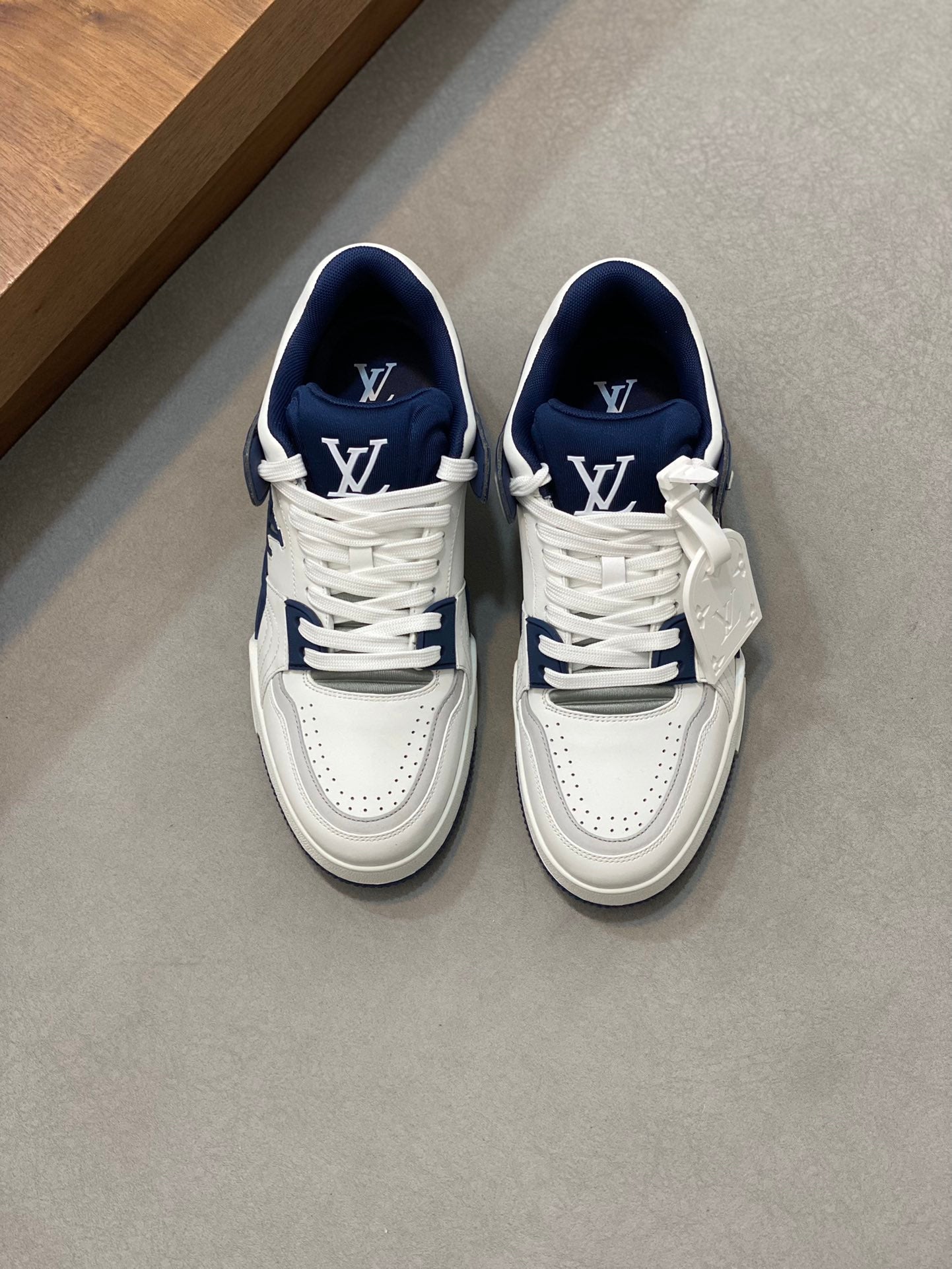 LV TRAINER  BLUE WHITE SNEAKER