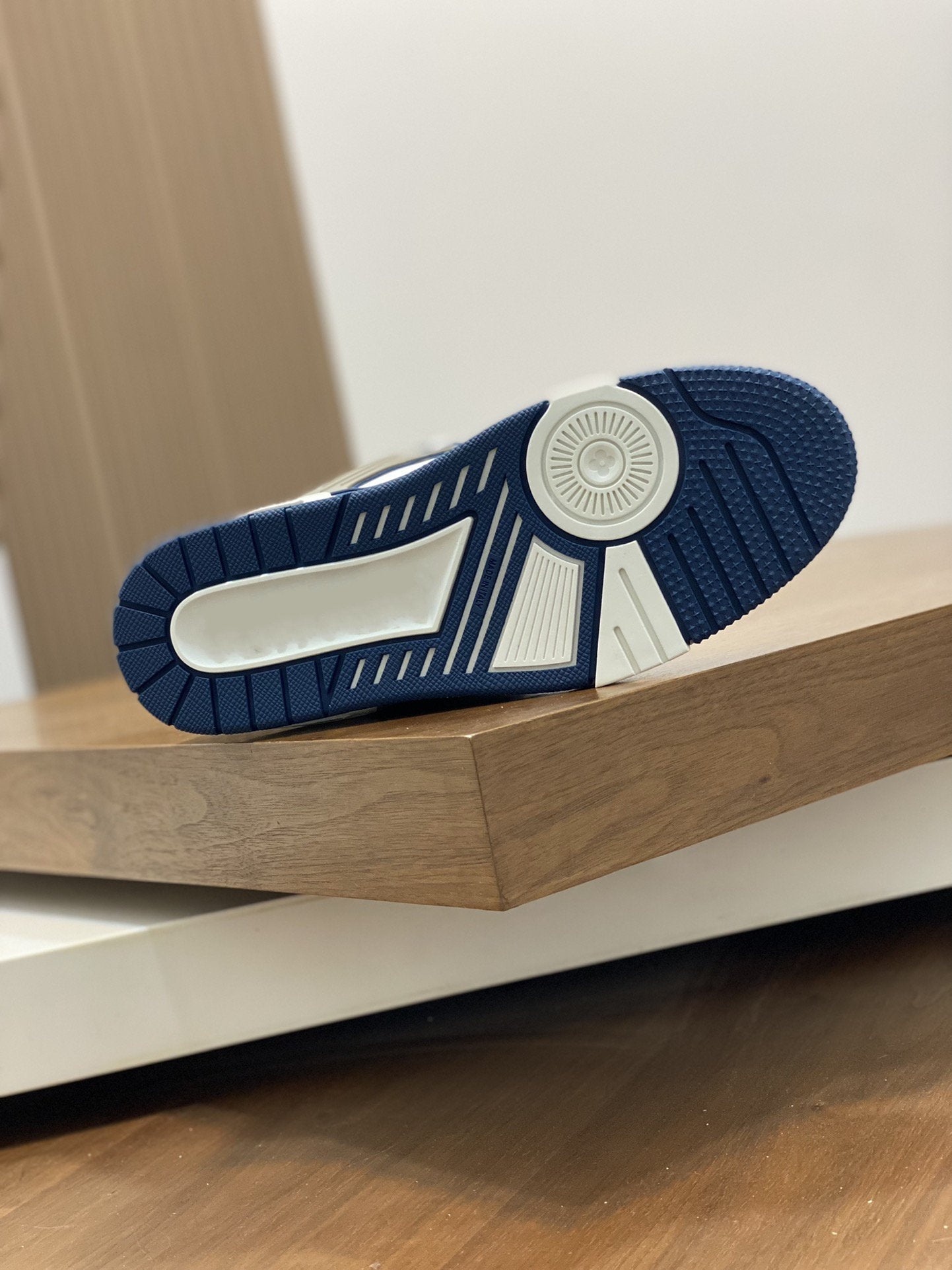 LV TRAINER  BLUE WHITE SNEAKER