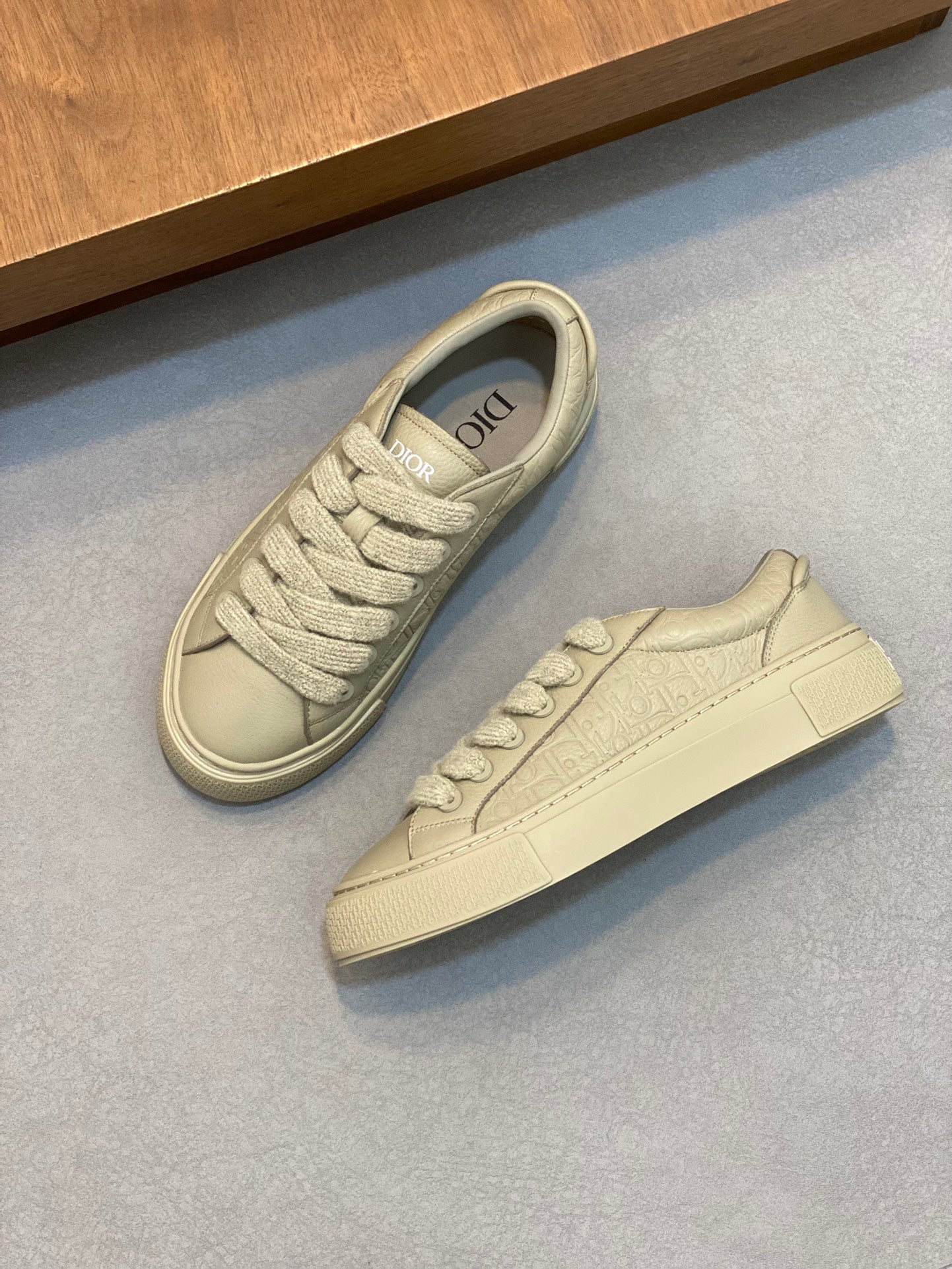 CD B33 SNEAKER SAGE GREEN EMBOSSED CALFSKIN