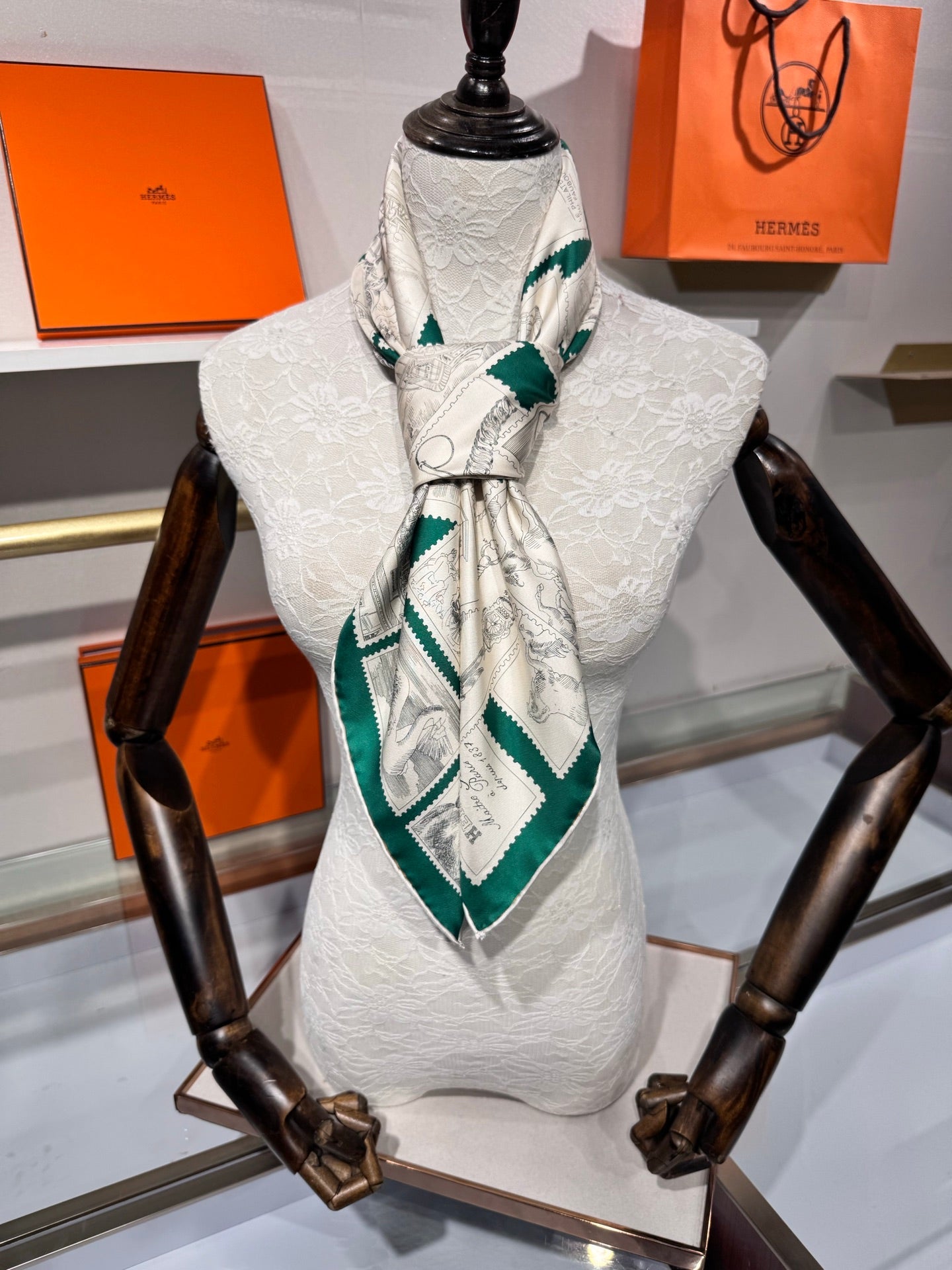 HERMES 25S SCARF 90 IN SILK 706581