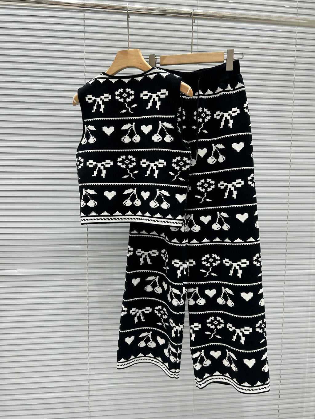 TOP AND STRAIGHT-LEG PANTS SET 25232