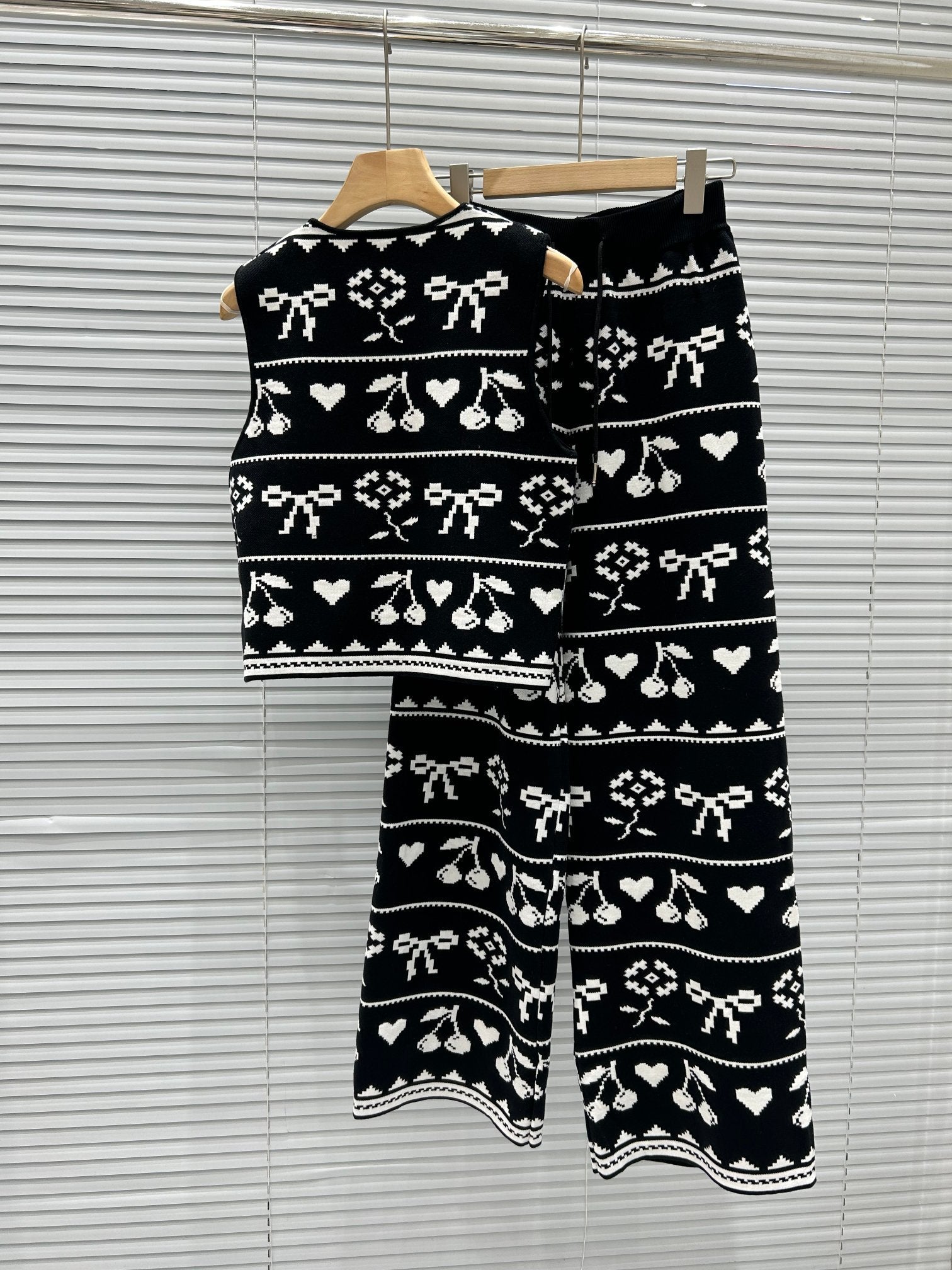 TOP AND STRAIGHT-LEG PANTS SET 25232