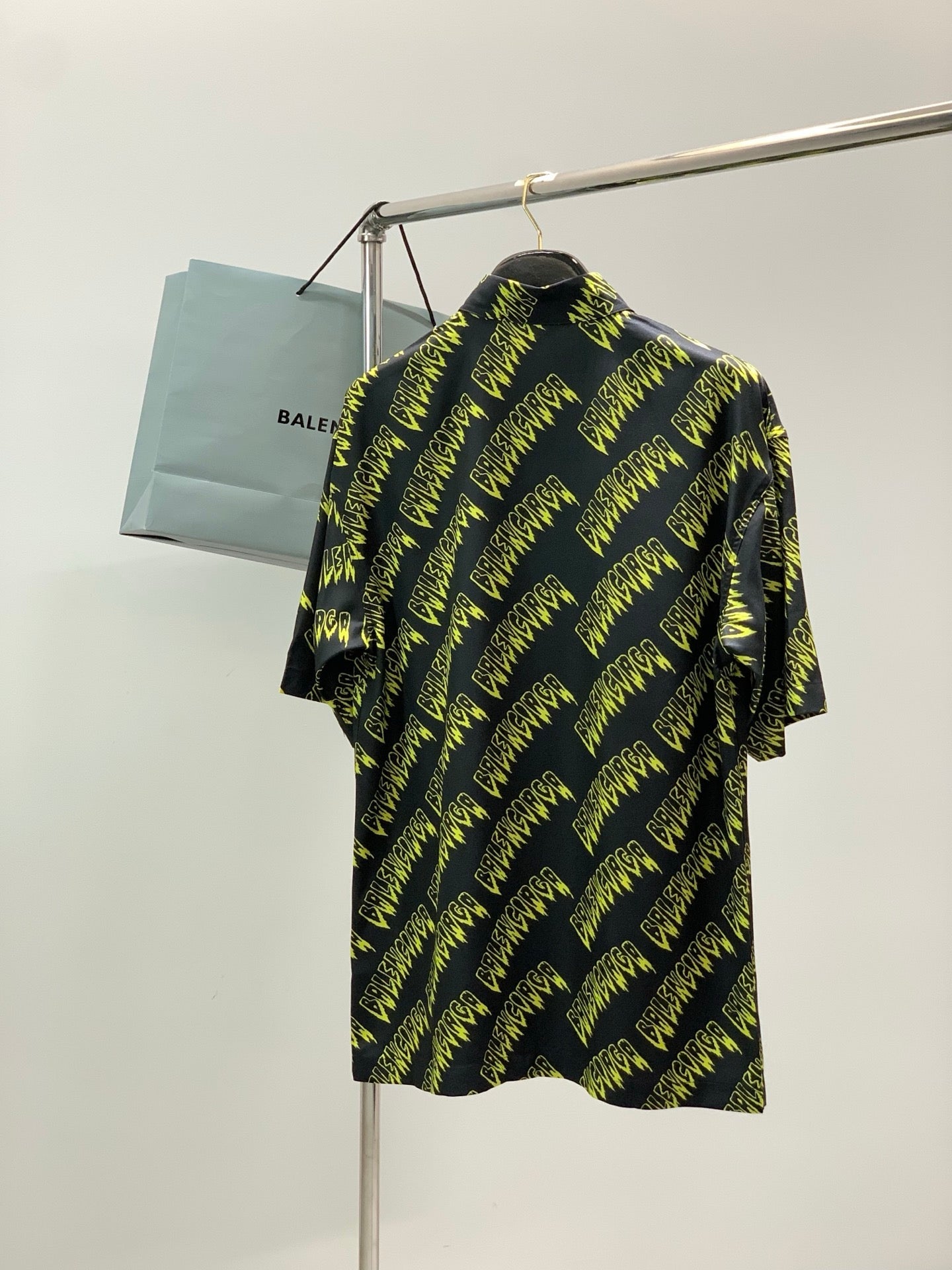 BALENCIAGA 26S SHORT SLEEVE SHIRT 096