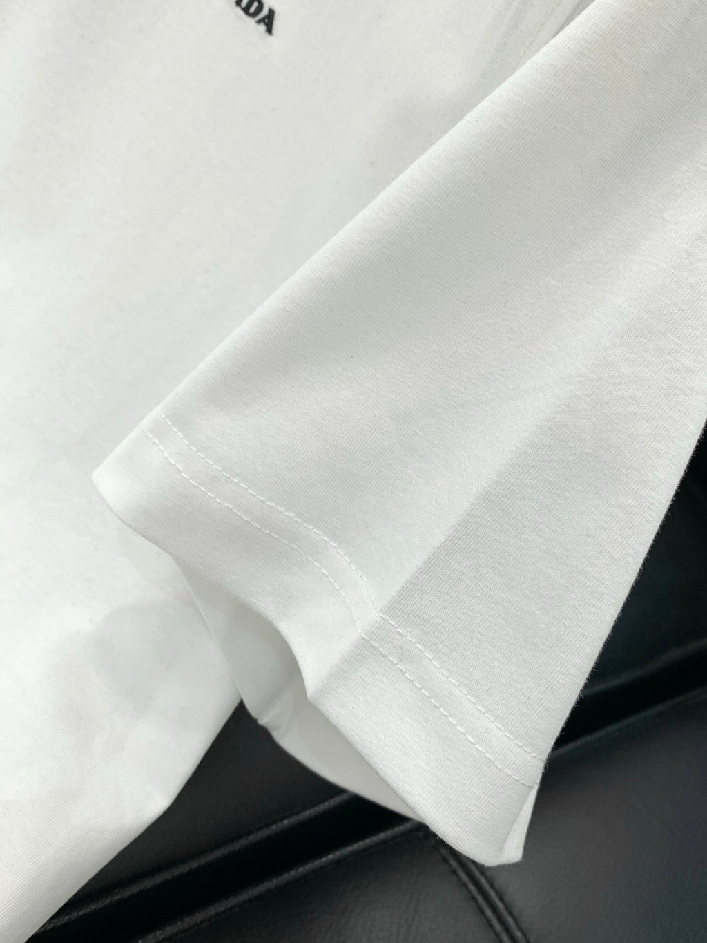 PRADA 26S T-SHIRT STYLE 825