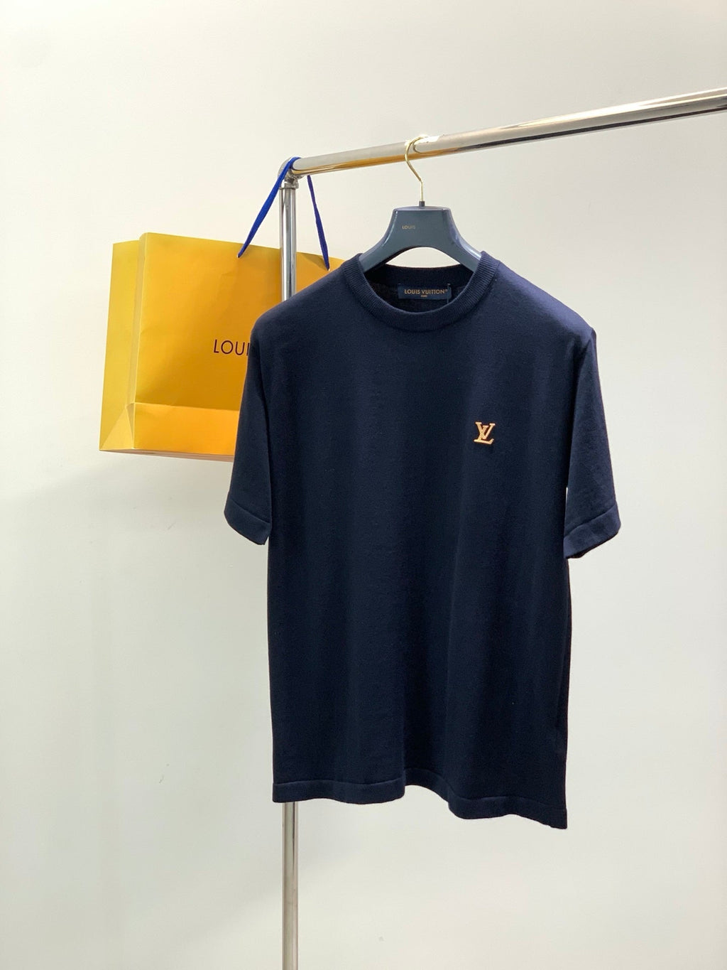 LV 26S T-SHIRT STYLE 209