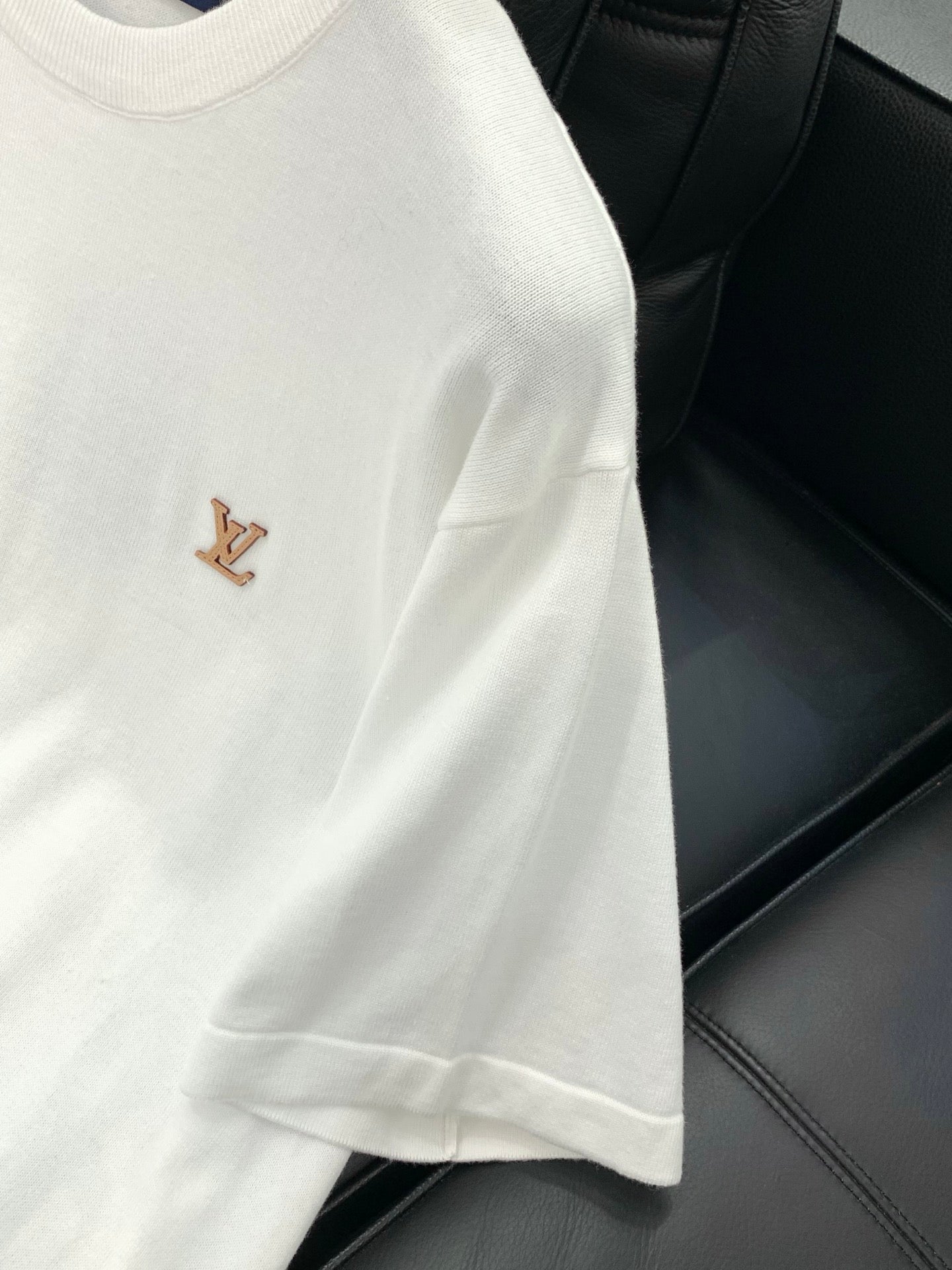 LV 26S T-SHIRT STYLE 210
