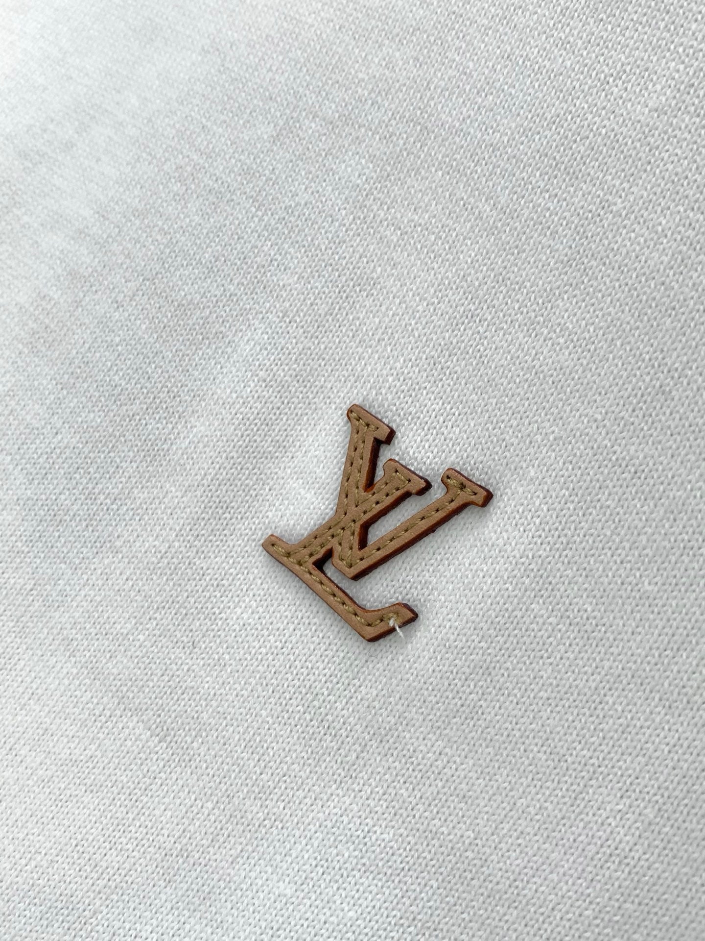 LV 26S T-SHIRT STYLE 210