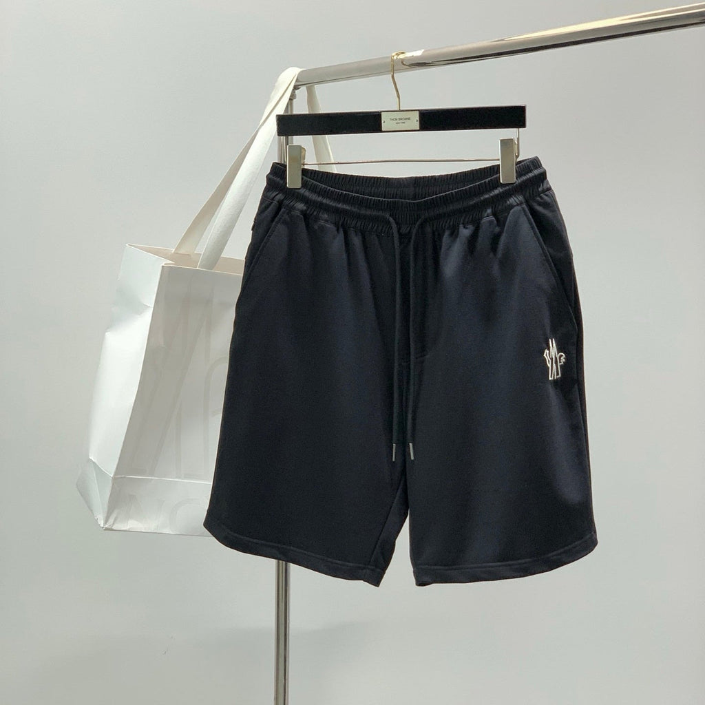 MONCLER 26S SHORTS 592