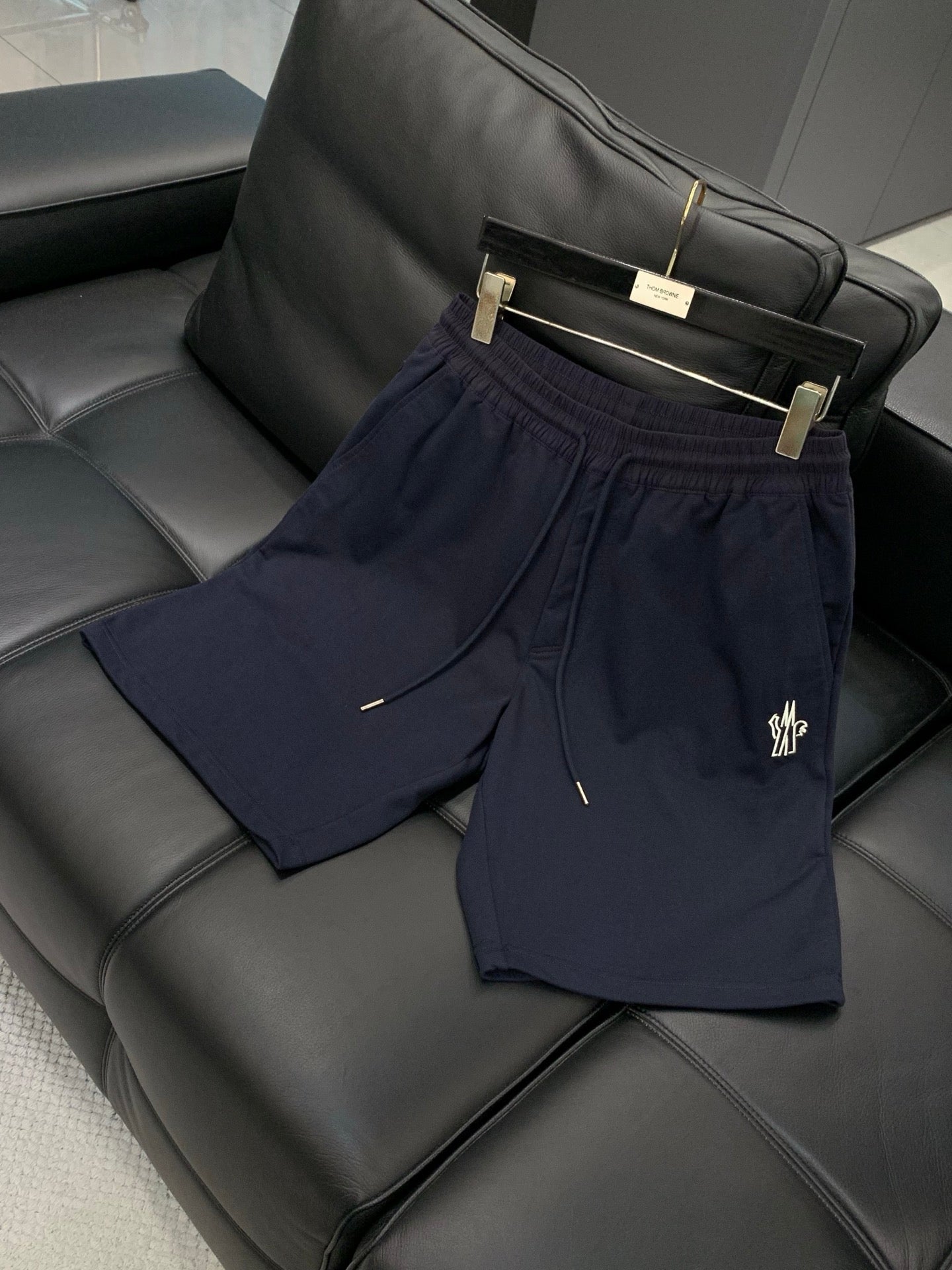 MONCLER 26S SHORTS 591