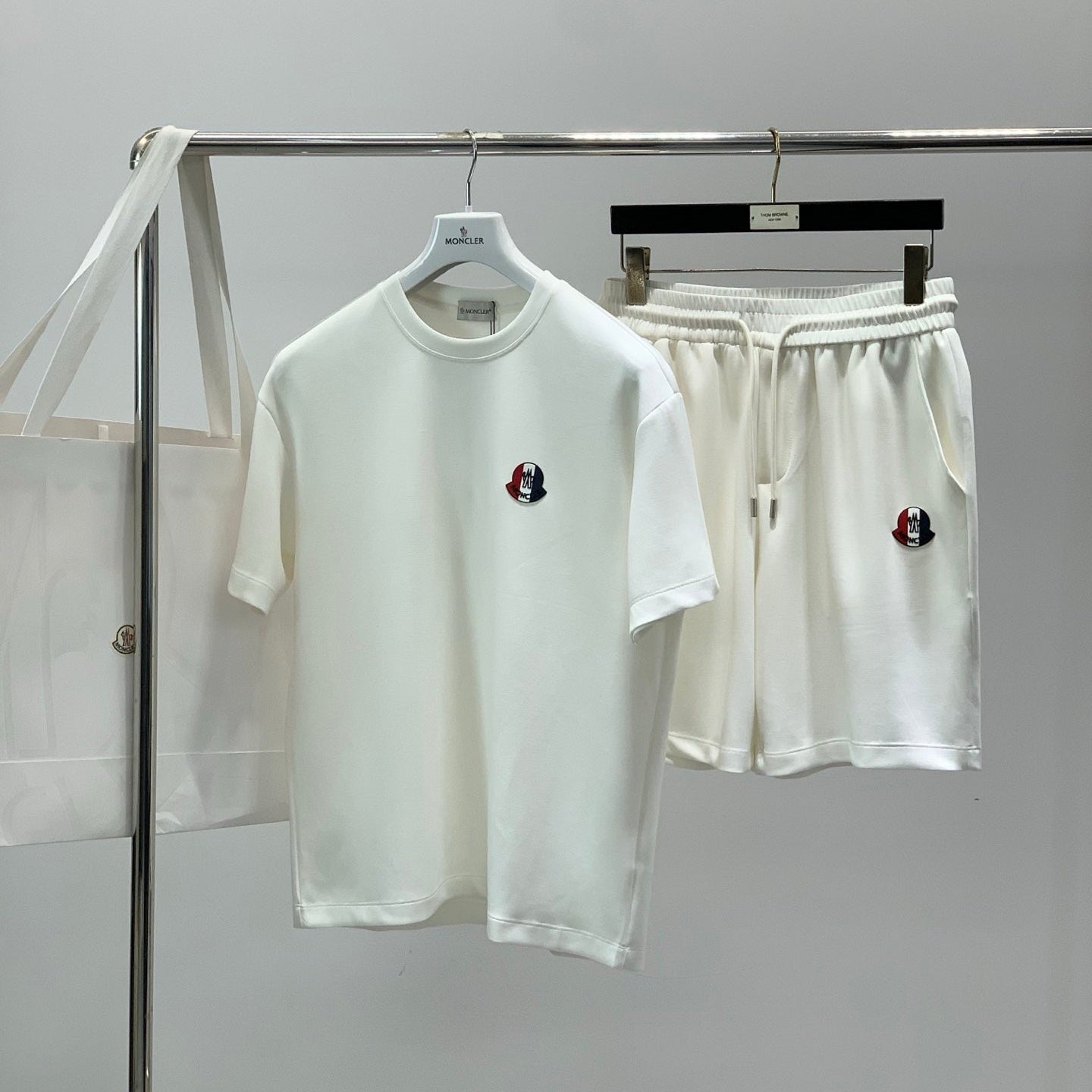 MONCLER 26S SHORT SLEEVE SET 558