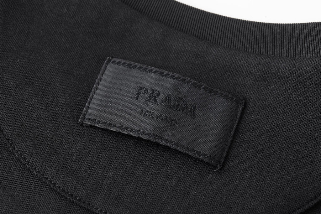 PRADA 26S SHORT SLEEVE T-SHIRT 692