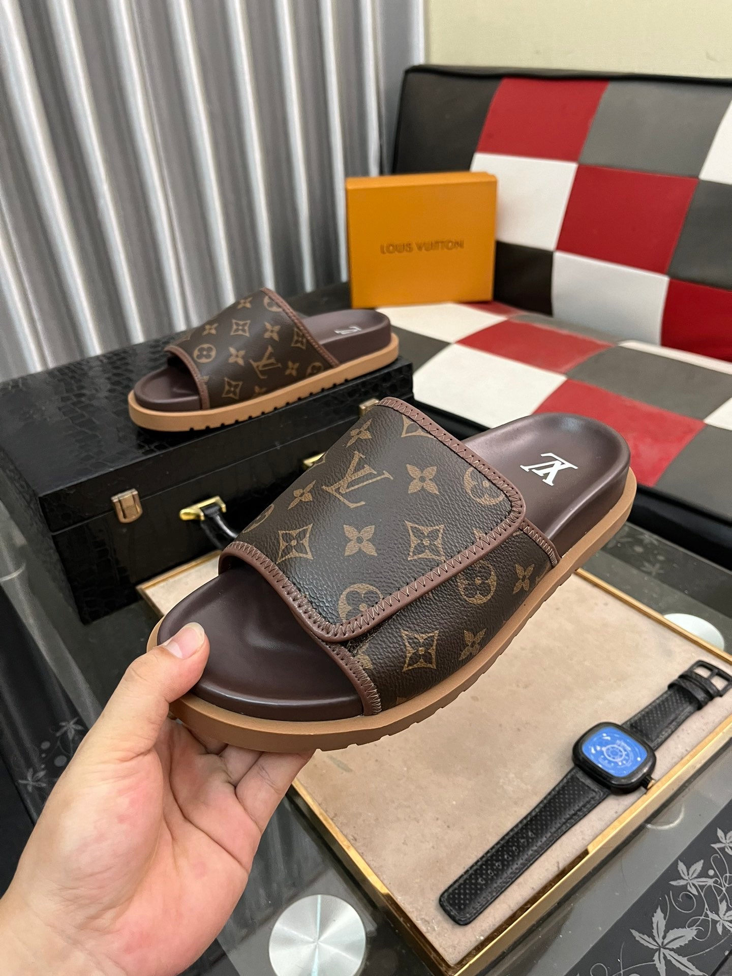 WATERFRONT MULE IN CHOCOLATE BROWN MONOGRAM RUBBER