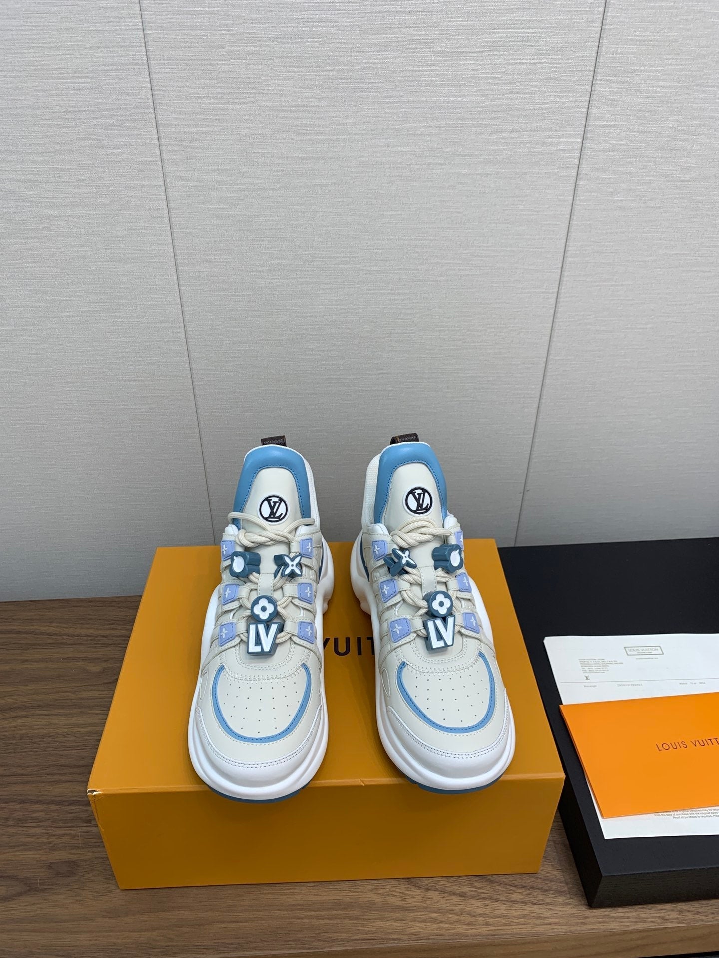 LV ARCHLIGHT SNEAKER BEIGE MIX COBALT BLUE CALFSKIN