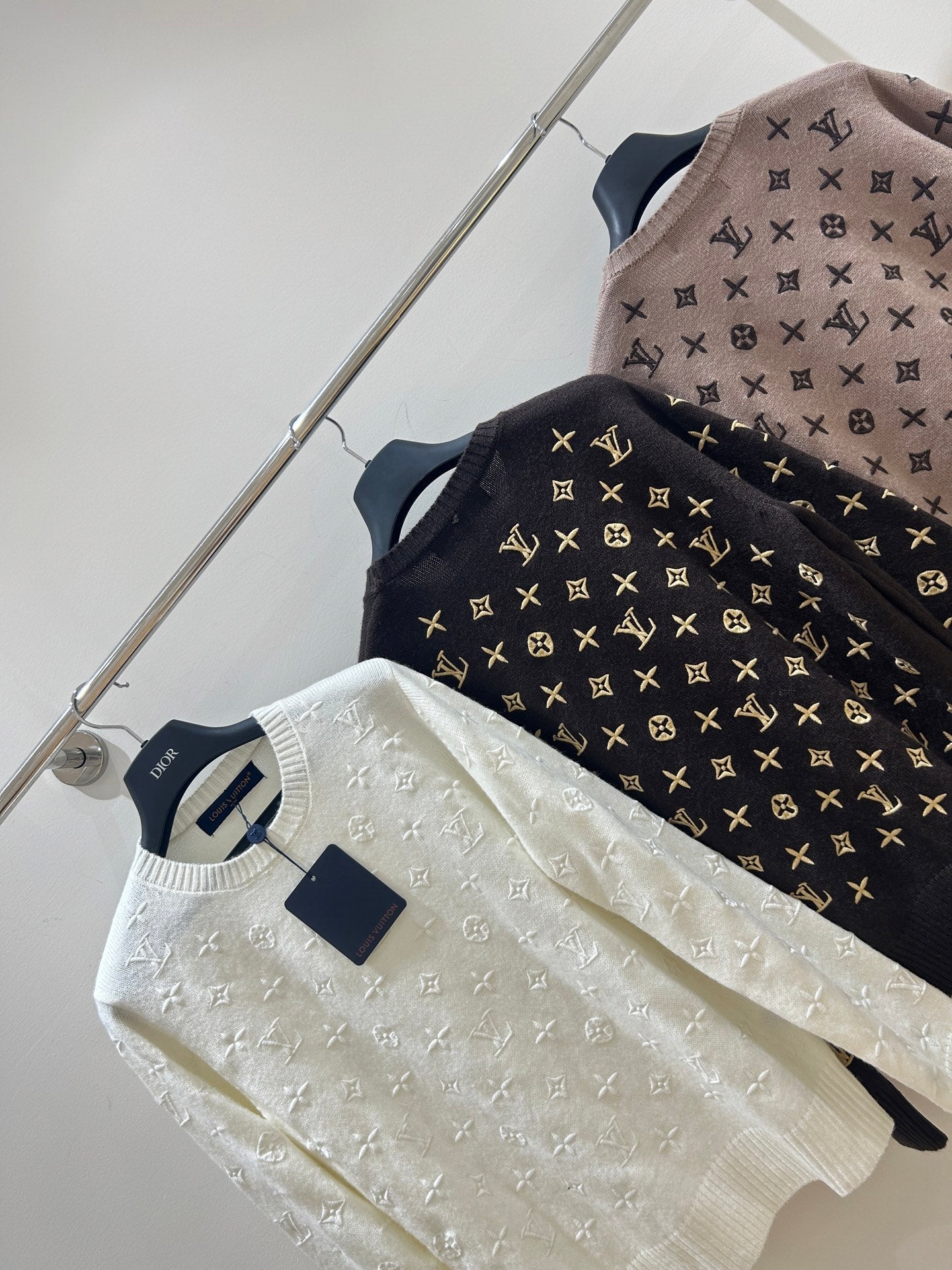 LV 25S SWEATER 0115
