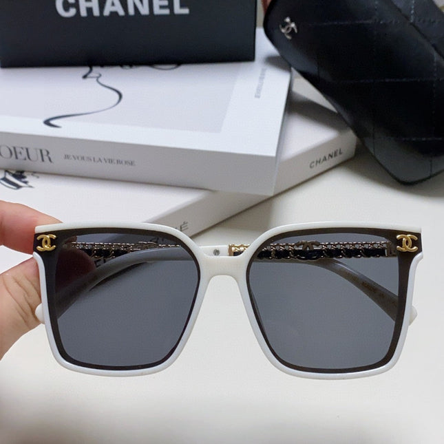 SQUARE SUNGLASSES 632885 IN WHITE ACETATE