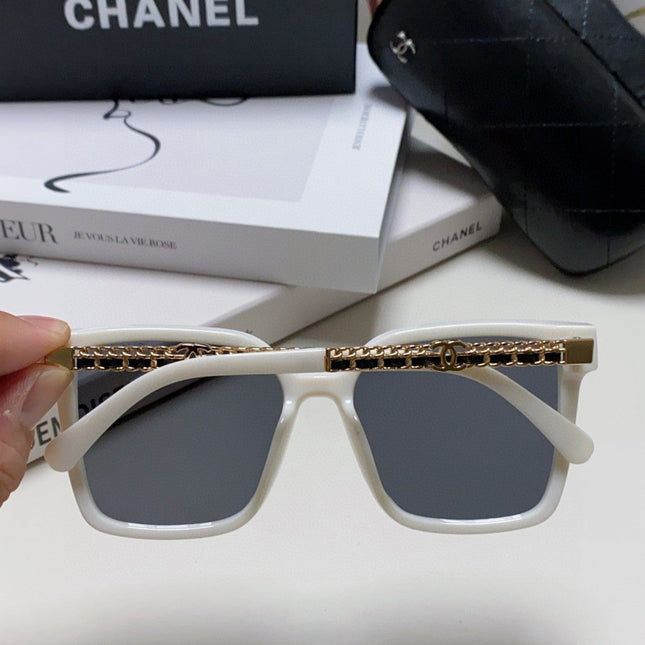 SQUARE SUNGLASSES 632885 IN WHITE ACETATE