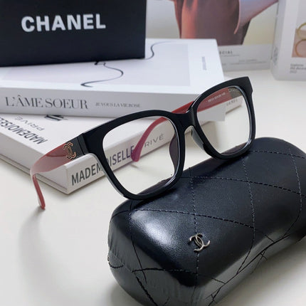 SQUARE SUNGLASSES 632889 IN BLACK AND RED ACETATE