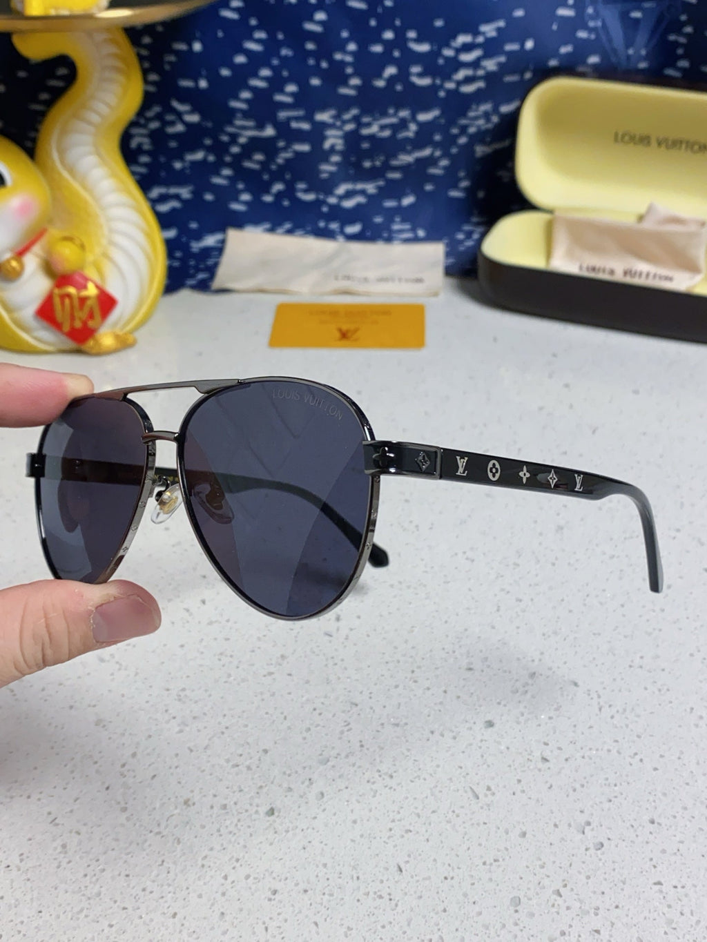 PILOT SUNGLASSES 571636 IN METAL BLACK LENSES MONOGRAM LOGO