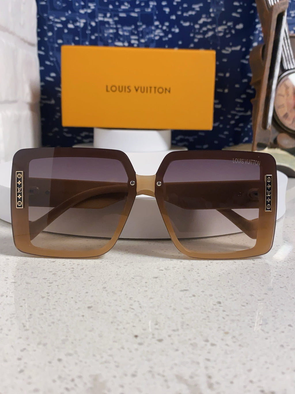 SQUARE SUNGLASSES 571654 IN DARK BEIGE SMOKE ACETATE