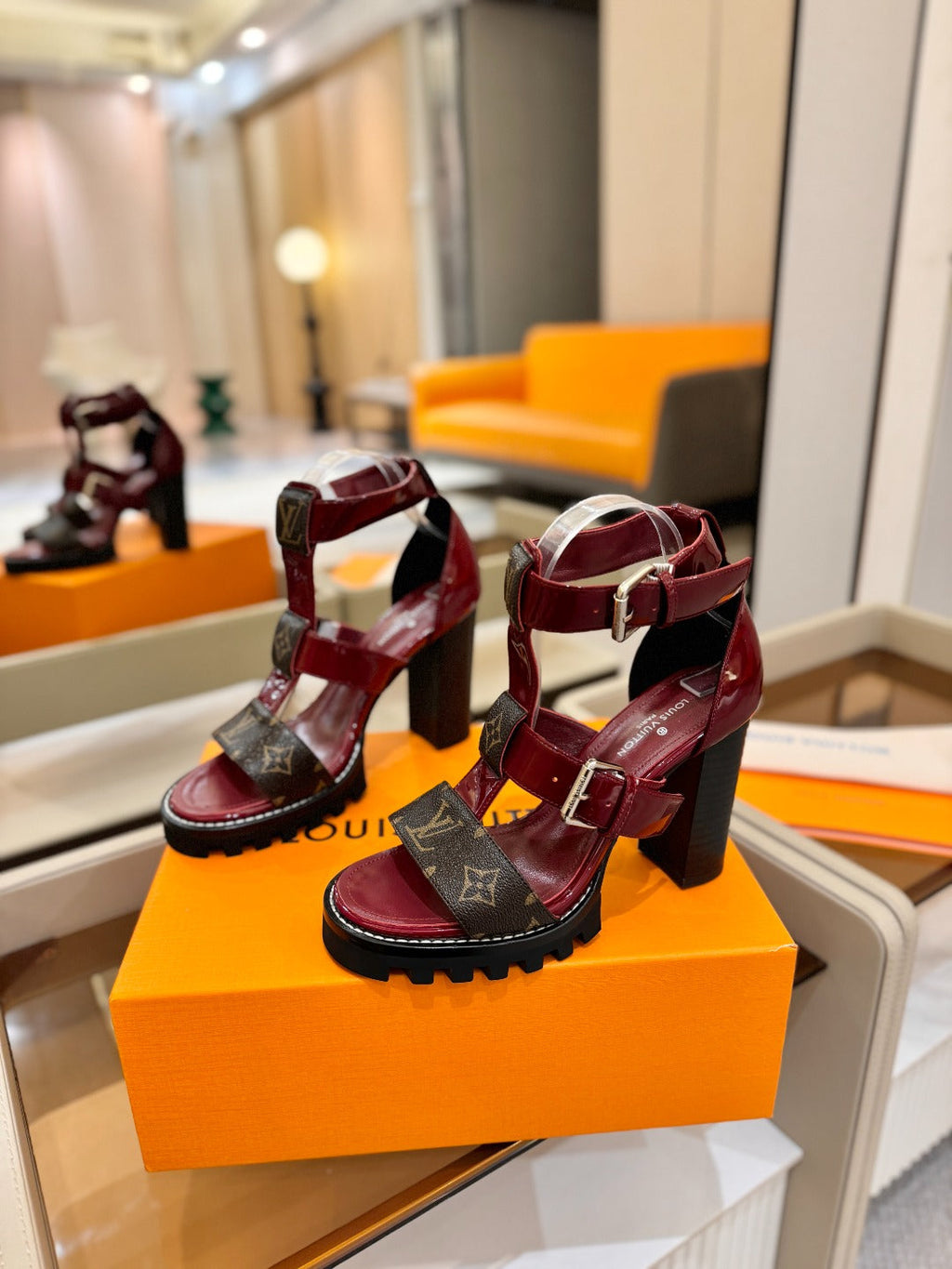 LV 26S STAR TRAIL HEELS 100 MM IN DARK RED AND BROWN CALFSKIN