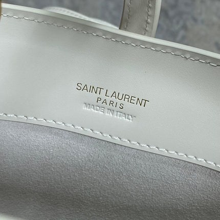 LE 37 MINI BUCKET BAG 15 IN WHITE CALFSKIN GOLD HARDWARE