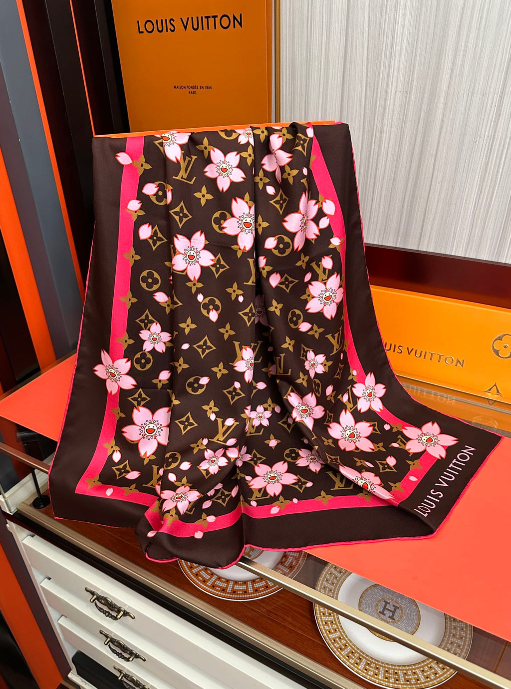 LV SCARF 90 CM IN SILK 723121