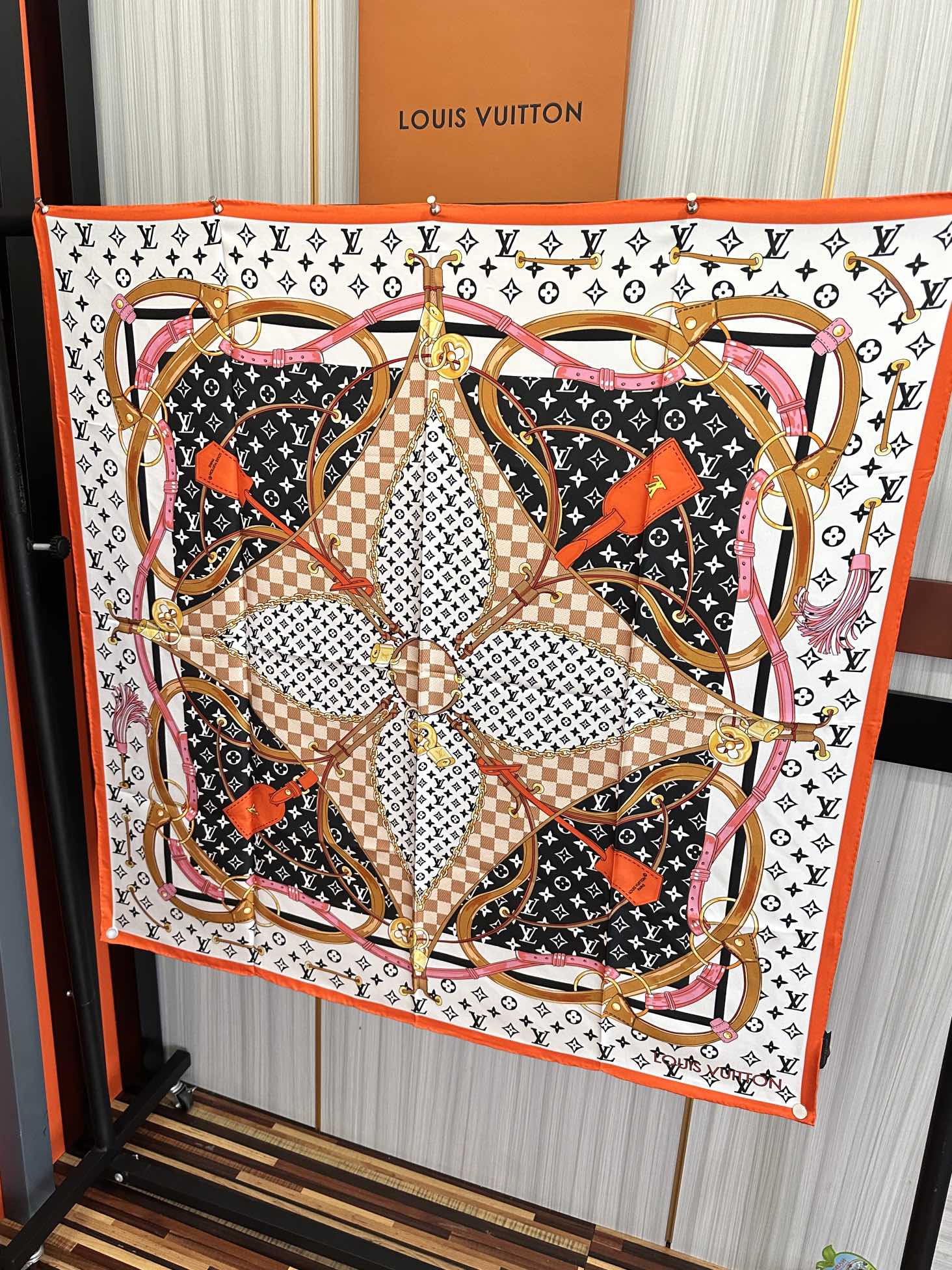 LV SCARF 90 CM IN SILK 729071
