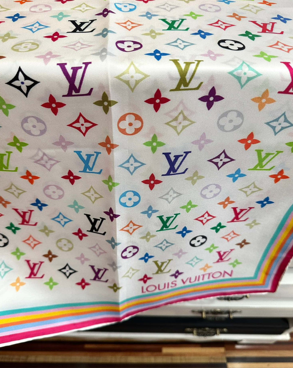 LV SCARF 90 CM IN SILK 06