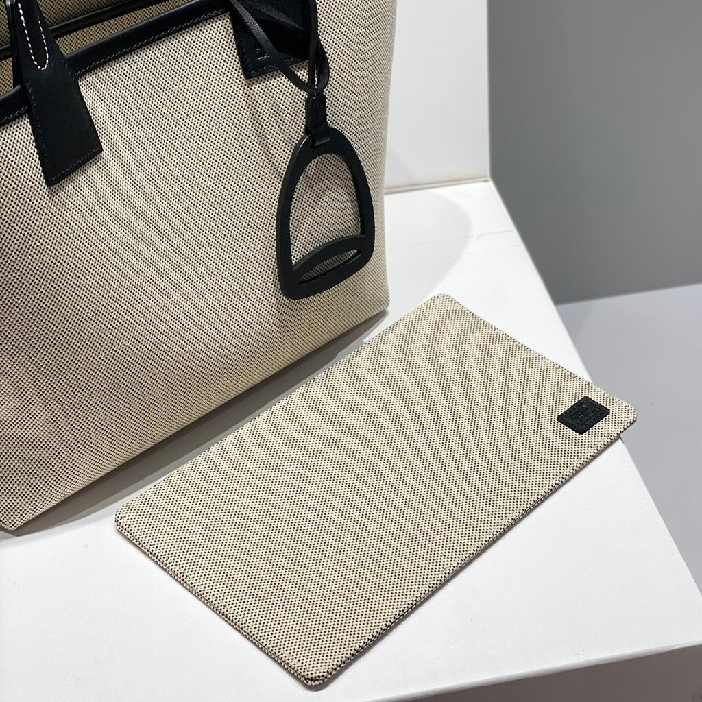 STEEPLE 28 BAG IN OFF-WHITE H CANVAS AND BLACK SWIFT CALFSKIN